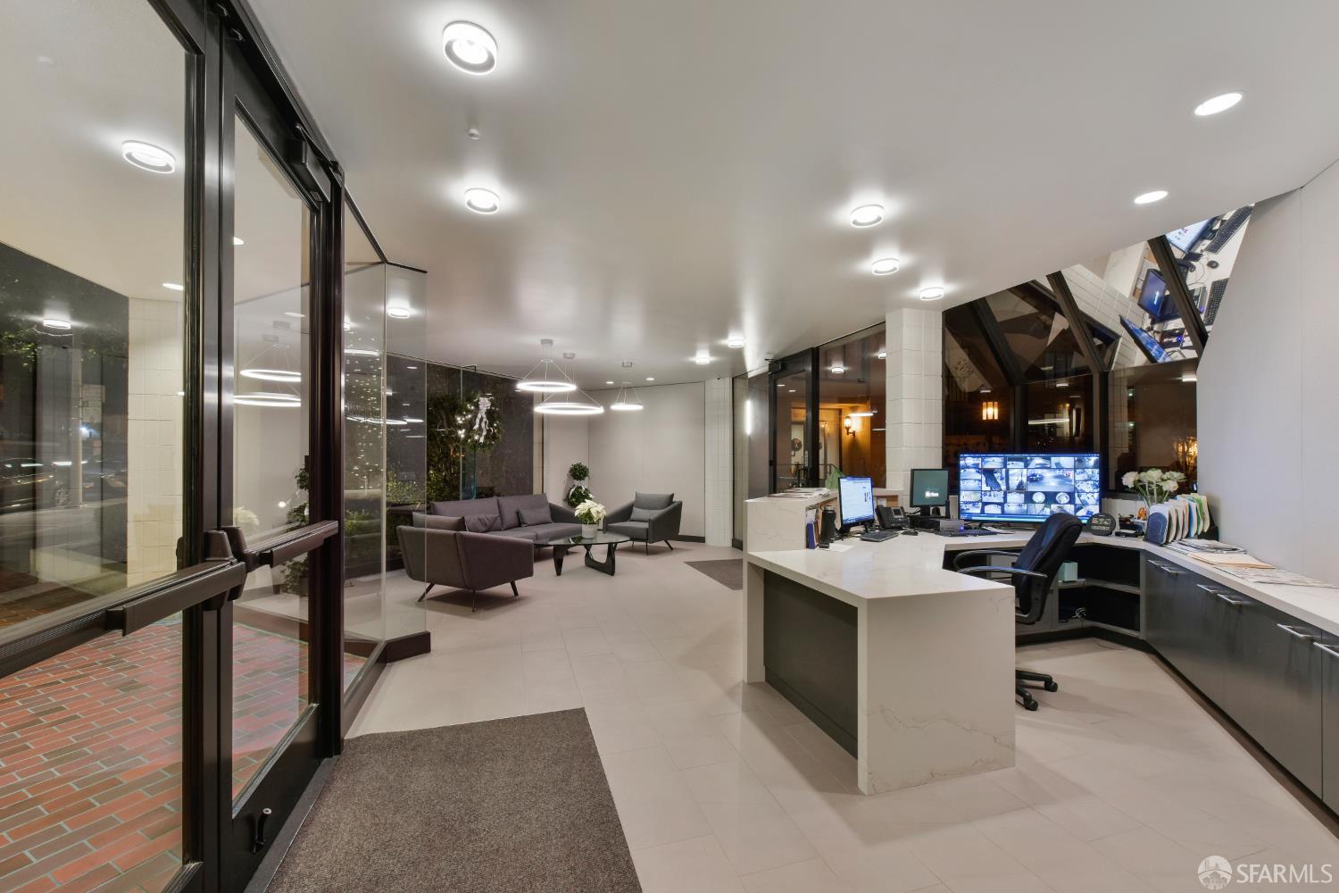 Detail Gallery Image 32 of 43 For 156 Lombard St #33,  San Francisco,  CA 94111 - 2 Beds | 2/1 Baths