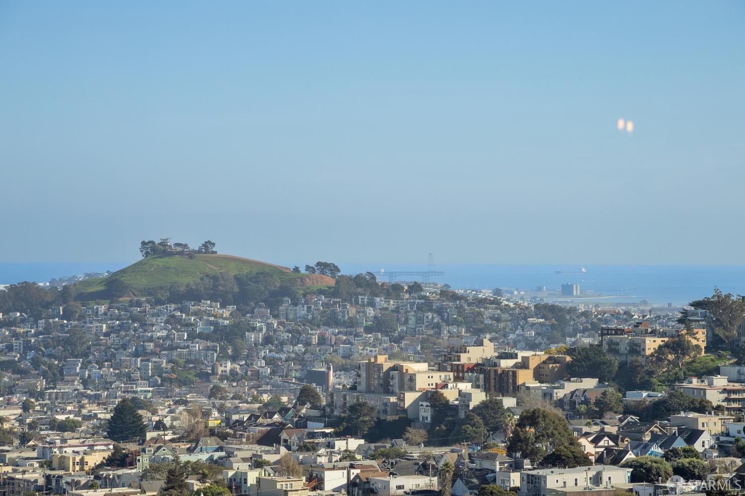 Detail Gallery Image 6 of 34 For 505 Grand View Ave #2ND,  San Francisco,  CA 94114 - 2 Beds | 2 Baths