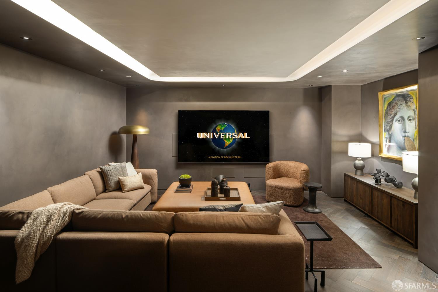 Detail Gallery Image 20 of 47 For 2626 Larkin St, San Francisco,  CA 94109 - 6 Beds | 5/3 Baths