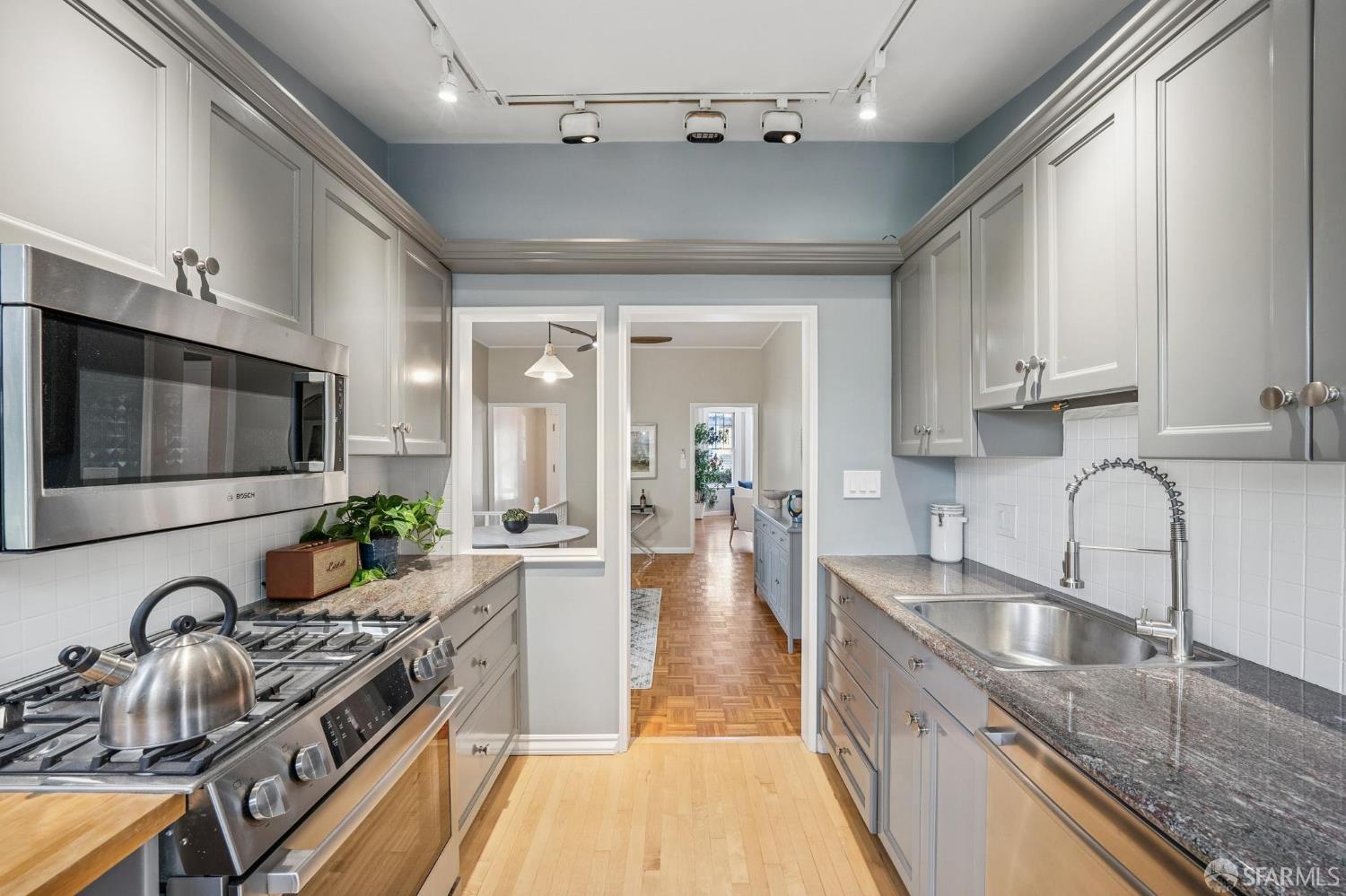 Detail Gallery Image 9 of 29 For 437 Staples Ave, San Francisco,  CA 94112 - 1 Beds | 1 Baths