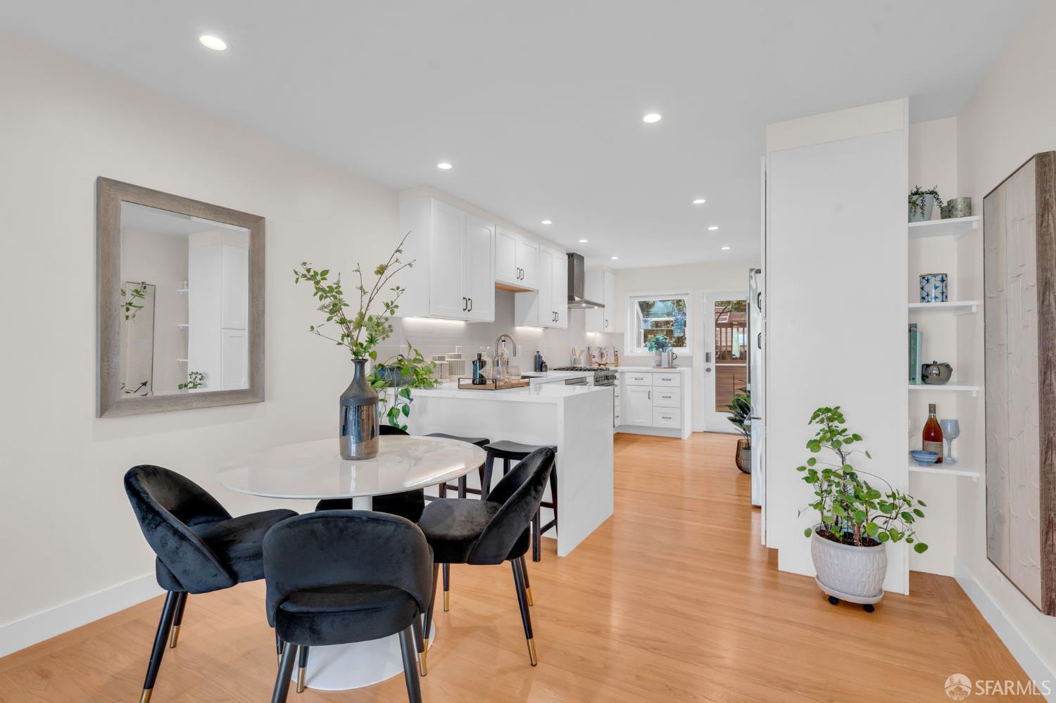 Detail Gallery Image 23 of 57 For 358 Los Palmos Dr, San Francisco,  CA 94127 - 3 Beds | 2 Baths