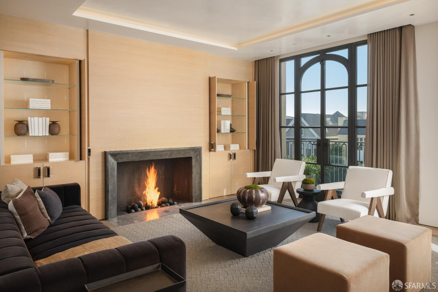 Detail Gallery Image 16 of 47 For 2626 Larkin St, San Francisco,  CA 94109 - 6 Beds | 5/3 Baths