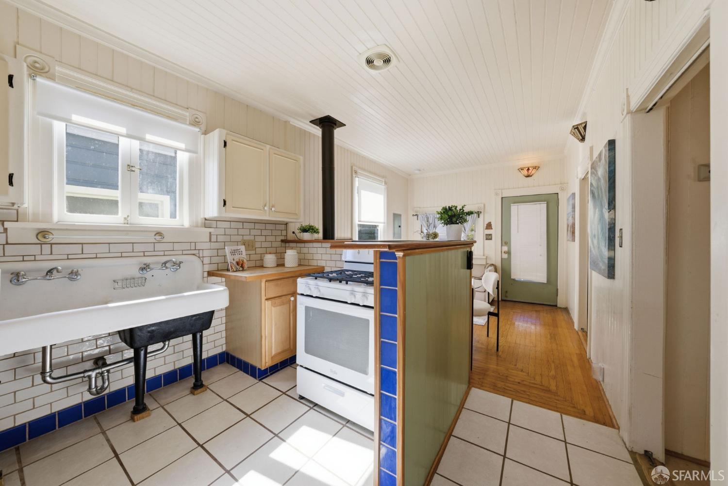 Photo #23: 426116889 Listing: Photo #23