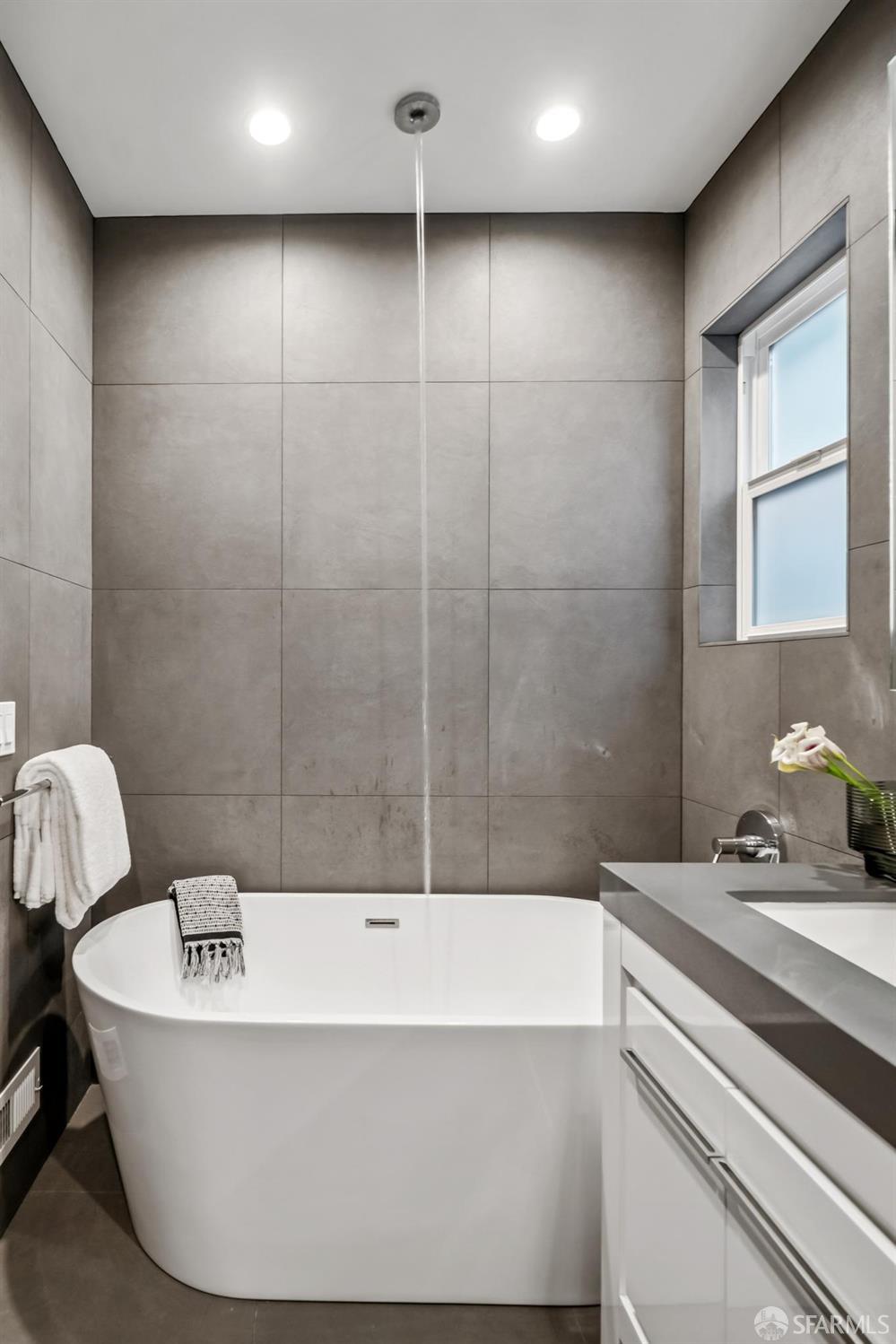 Detail Gallery Image 21 of 45 For 456 Kansas St #1,  San Francisco,  CA 94107 - 3 Beds | 2 Baths