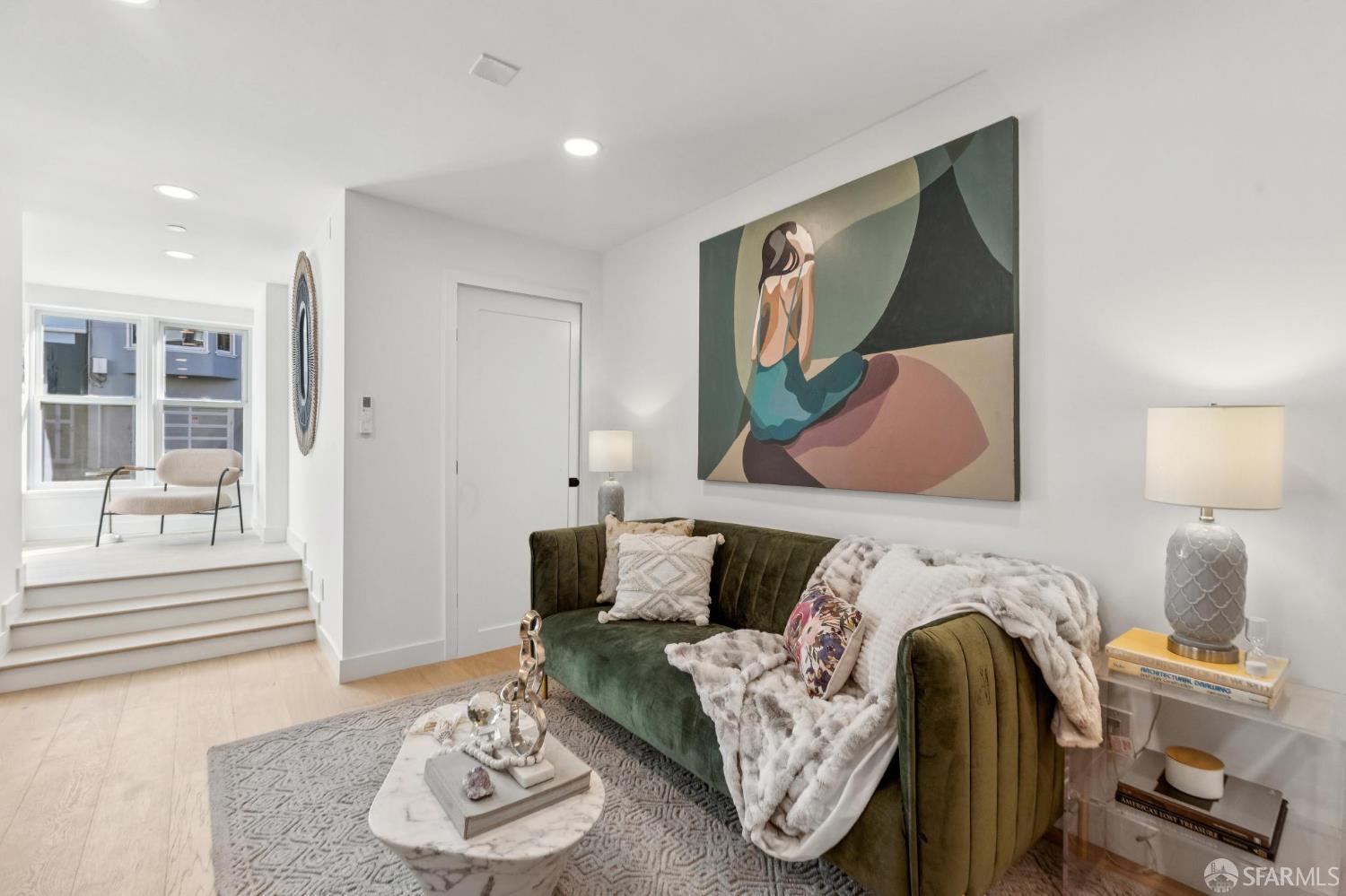 Detail Gallery Image 4 of 20 For 108 Albion St a,  San Francisco,  CA 94110 - 2 Beds | 1 Baths