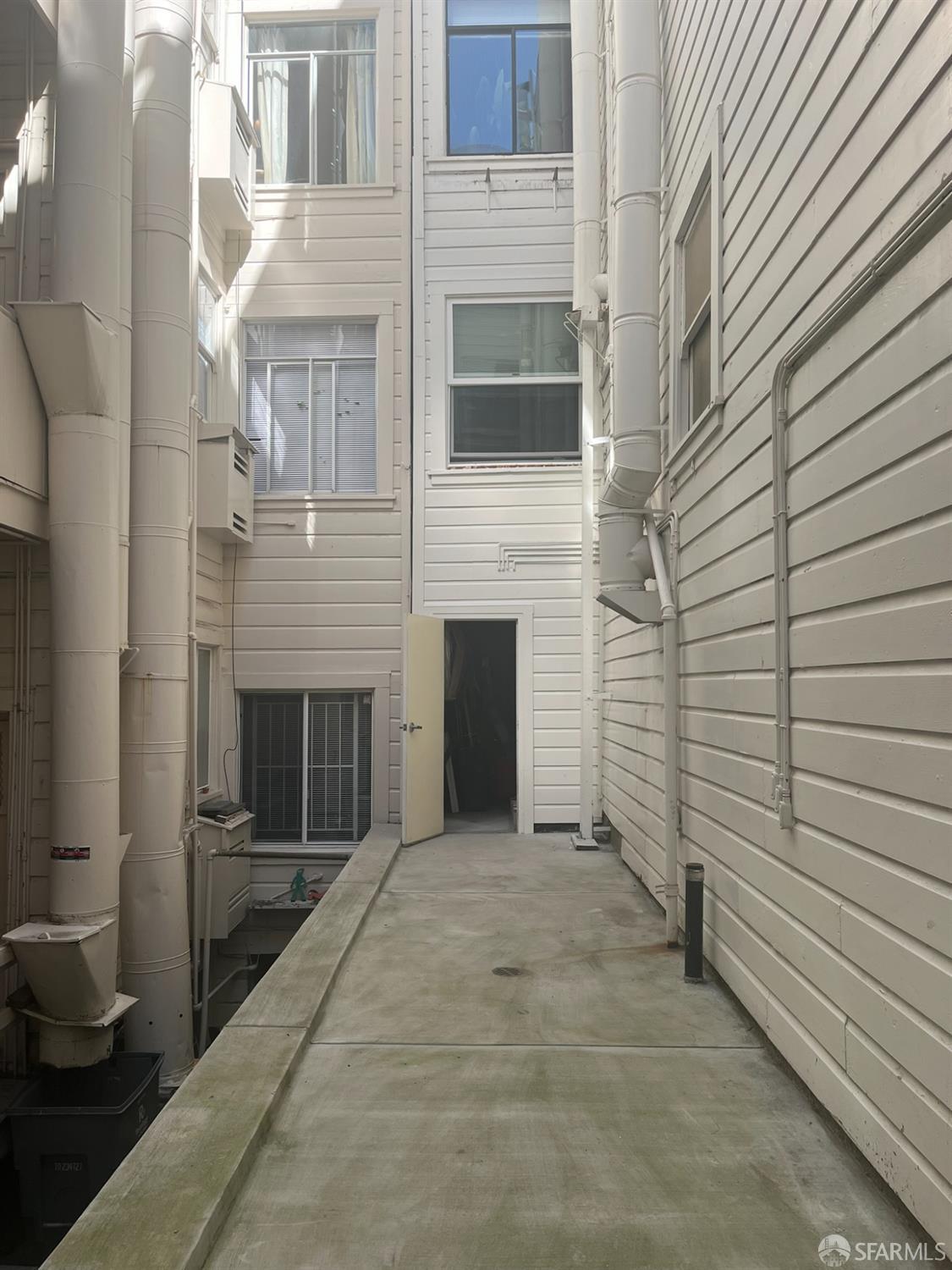 Detail Gallery Image 11 of 30 For 1430 Clay St, San Francisco,  CA 94109 - – Beds | – Baths