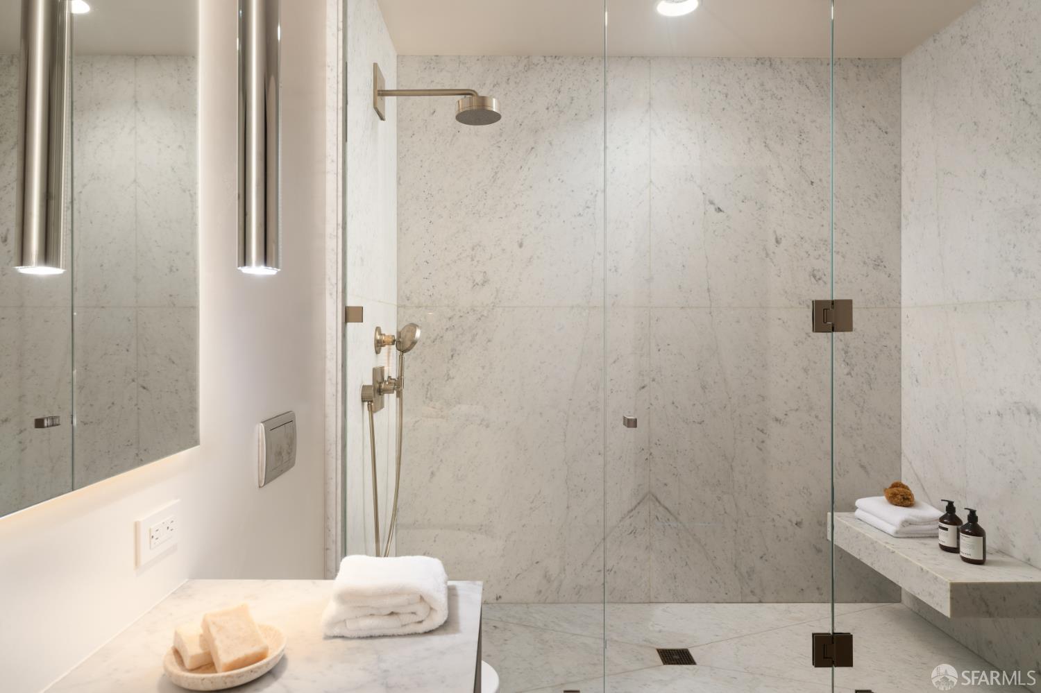 Detail Gallery Image 34 of 47 For 2626 Larkin St, San Francisco,  CA 94109 - 6 Beds | 5/3 Baths