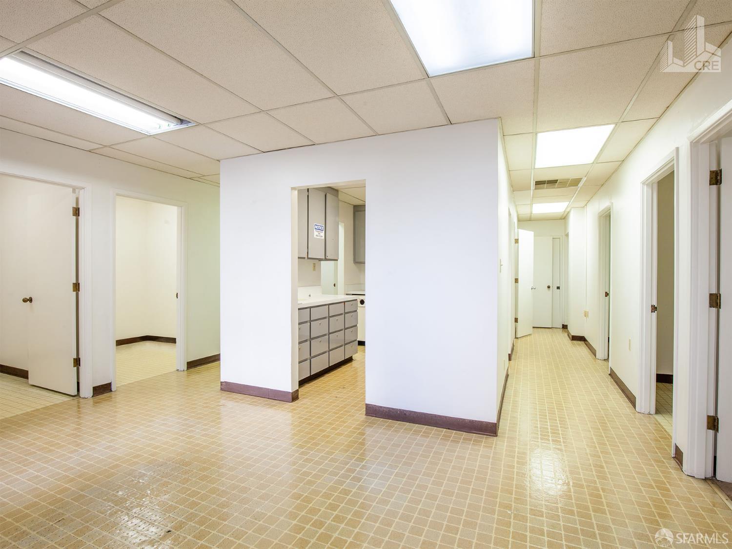 Detail Gallery Image 2 of 7 For 919 Clay St #1,  San Francisco,  CA 94108 - – Beds | – Baths