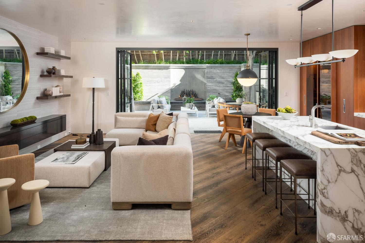 Detail Gallery Image 3 of 47 For 2626 Larkin St, San Francisco,  CA 94109 - 6 Beds | 5/3 Baths