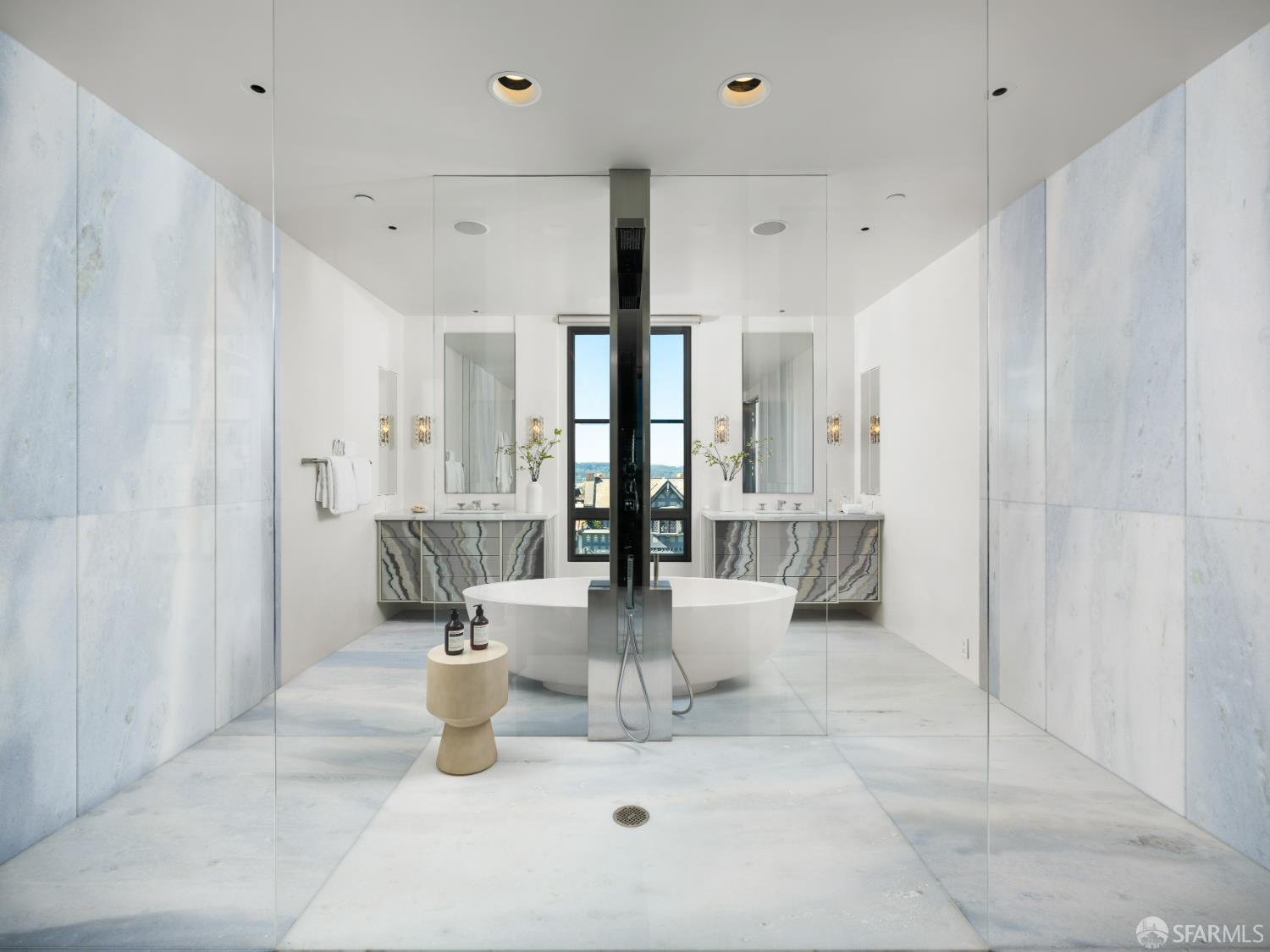 Detail Gallery Image 24 of 47 For 2626 Larkin St, San Francisco,  CA 94109 - 6 Beds | 5/3 Baths