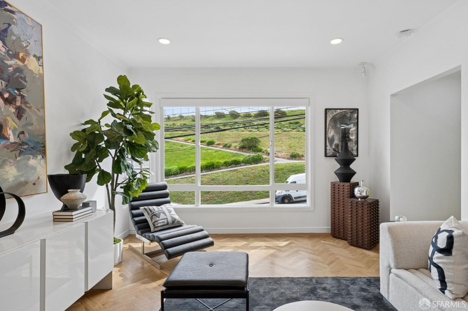 Detail Gallery Image 8 of 33 For 1955 28th Ave, San Francisco,  CA 94116 - 2 Beds | 1 Baths