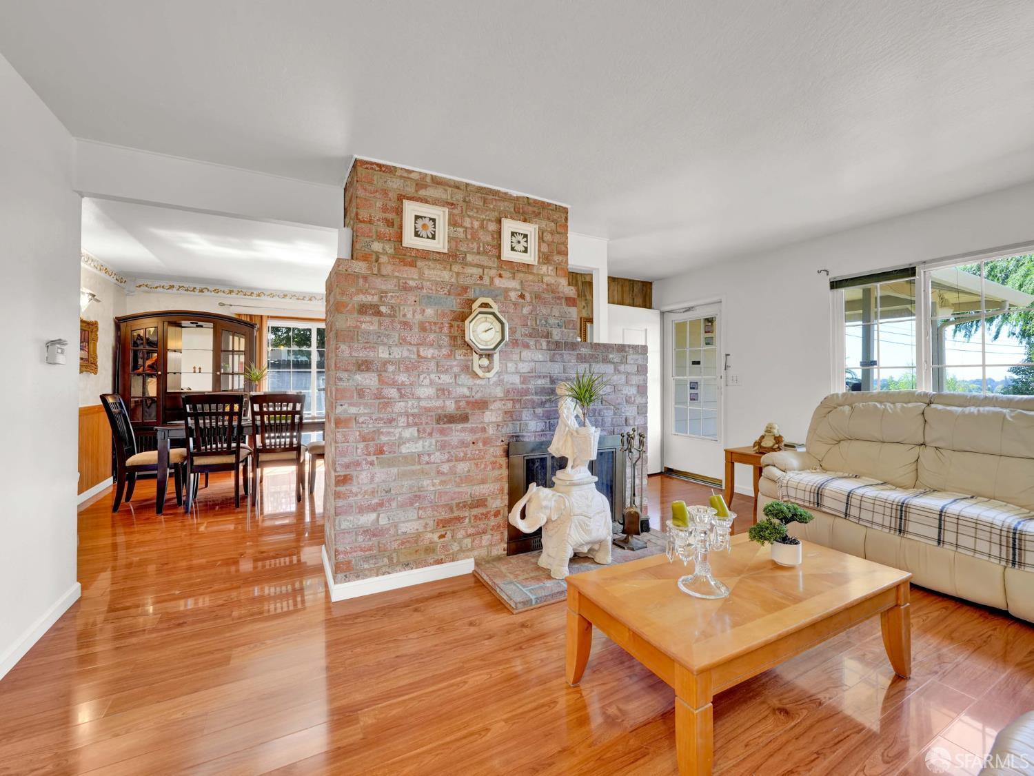 Detail Gallery Image 6 of 29 For 30964 Faircliff St, Hayward,  CA 94544 - 3 Beds | 2 Baths