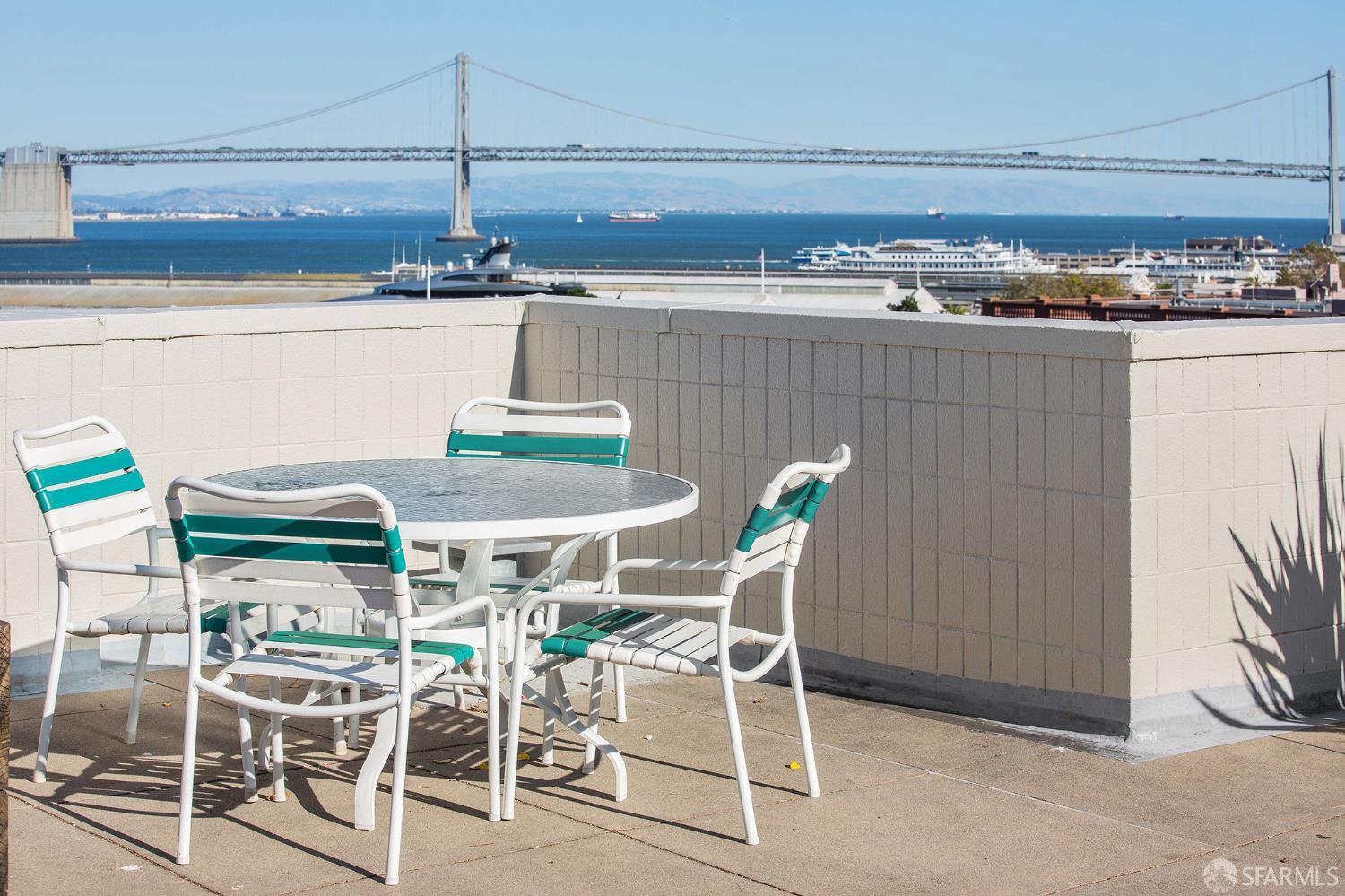 Detail Gallery Image 36 of 43 For 156 Lombard St #33,  San Francisco,  CA 94111 - 2 Beds | 2/1 Baths