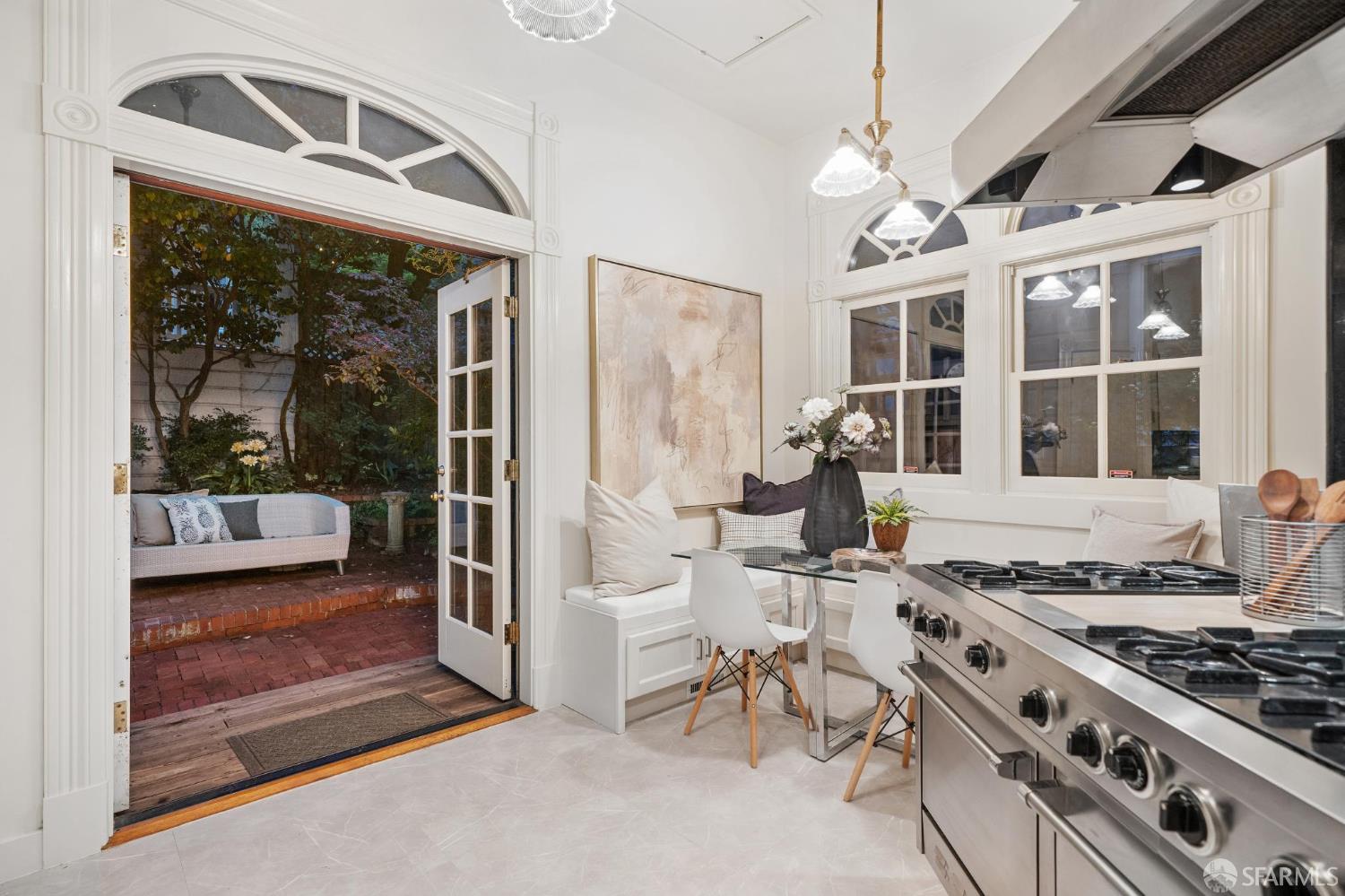 Detail Gallery Image 27 of 68 For 4431 19th St, San Francisco,  CA 94114 - 3 Beds | 2 Baths