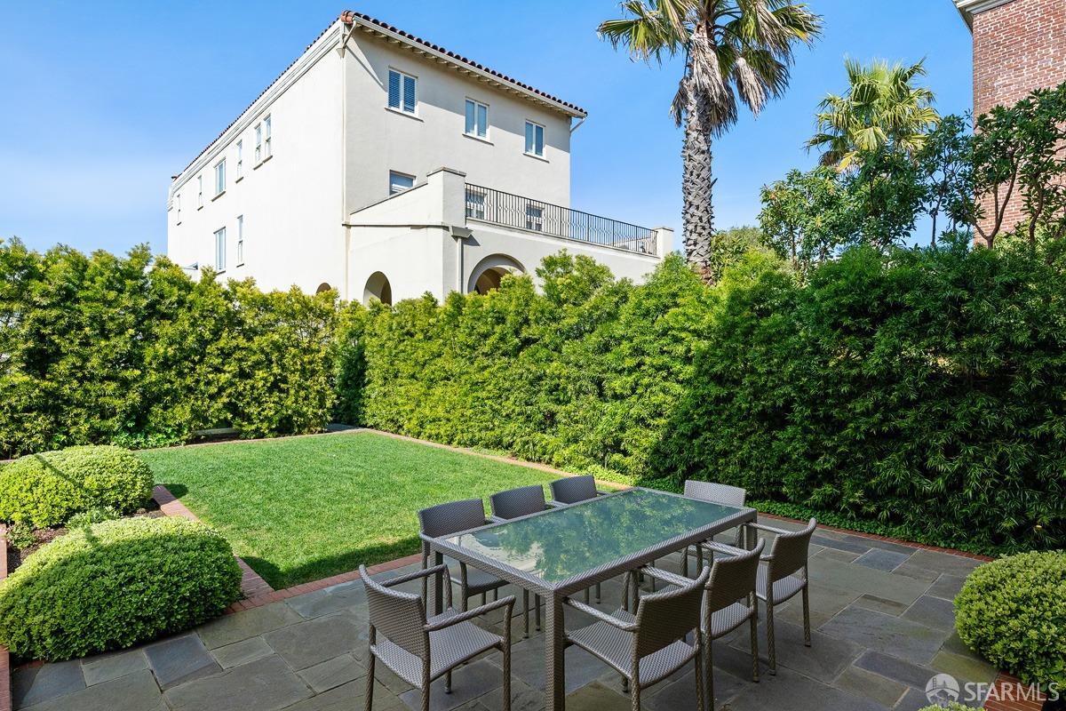 Detail Gallery Image 22 of 57 For 2830 Pacific Ave, San Francisco,  CA 94115 - 6 Beds | 6/2 Baths