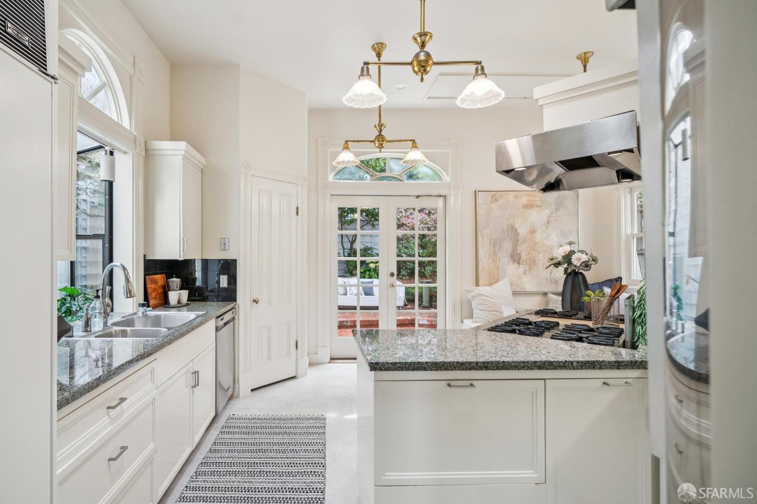 Detail Gallery Image 20 of 68 For 4431 19th St, San Francisco,  CA 94114 - 3 Beds | 2 Baths