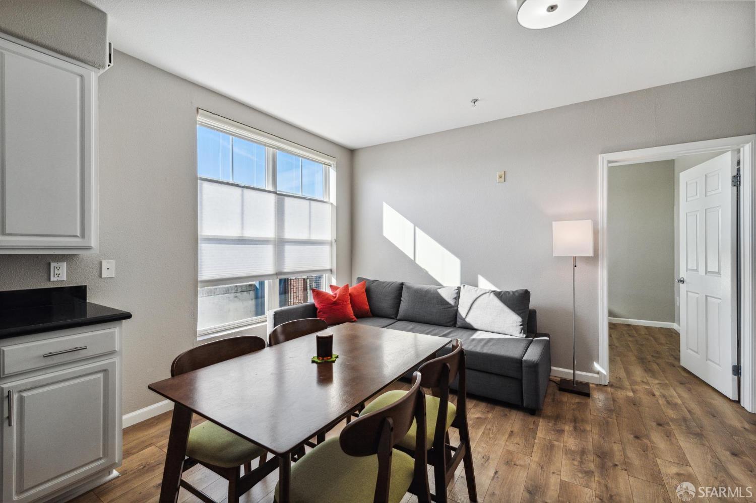 Detail Gallery Image 4 of 18 For 1121 40th St #5405,  Emeryville,  CA 94608 - 1 Beds | 1 Baths