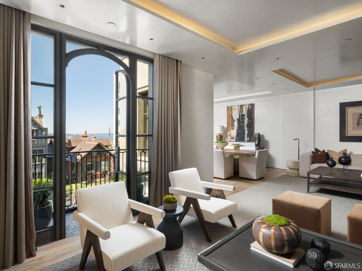 Detail Gallery Image 17 of 47 For 2626 Larkin St, San Francisco,  CA 94109 - 6 Beds | 5/3 Baths