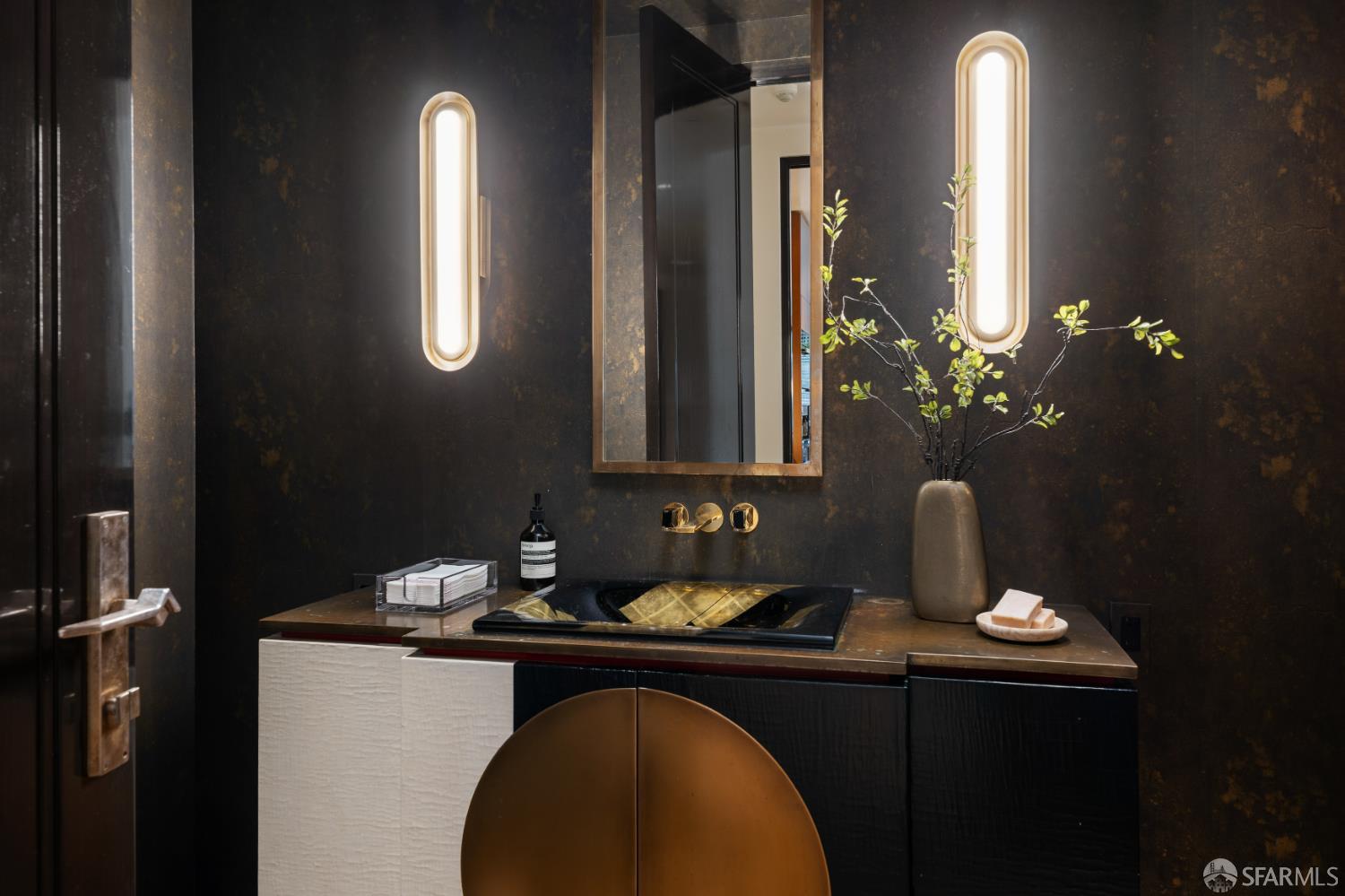 Detail Gallery Image 19 of 47 For 2626 Larkin St, San Francisco,  CA 94109 - 6 Beds | 5/3 Baths