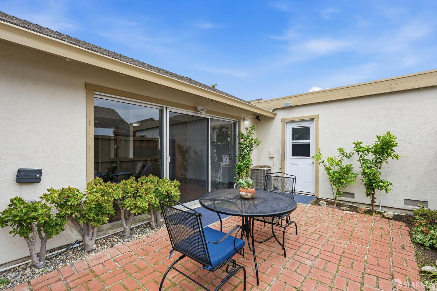 Detail Gallery Image 18 of 32 For 1442 Indian Ln, Concord,  CA 94521 - 2 Beds | 2 Baths