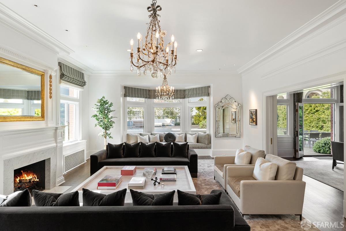 Detail Gallery Image 18 of 57 For 2830 Pacific Ave, San Francisco,  CA 94115 - 6 Beds | 6/2 Baths