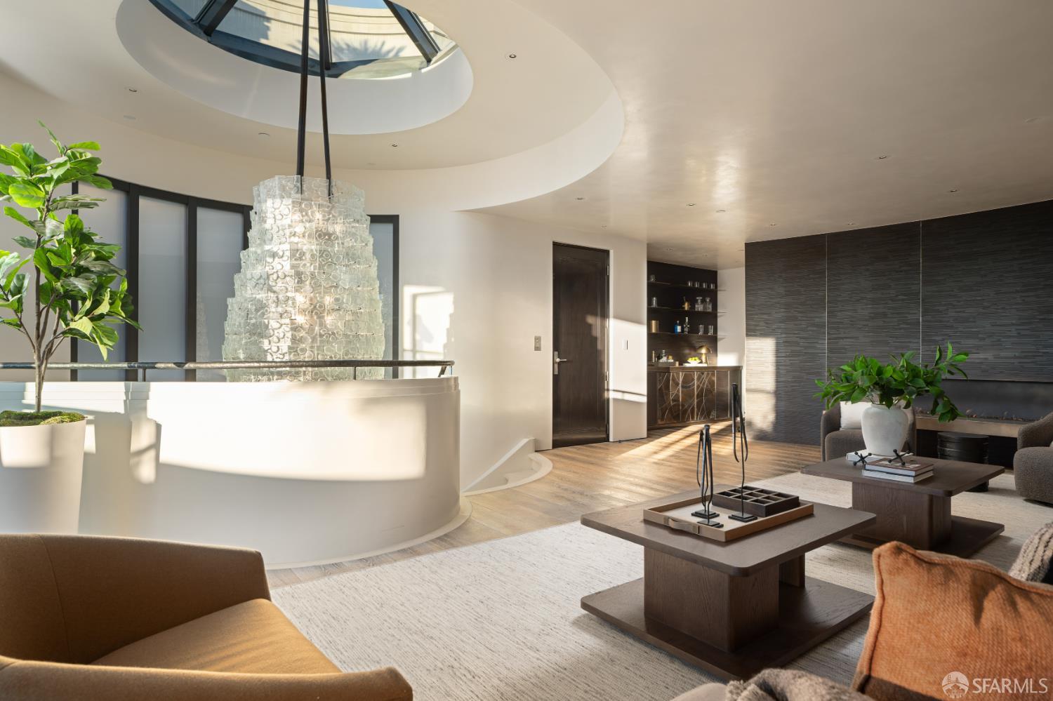 Detail Gallery Image 31 of 47 For 2626 Larkin St, San Francisco,  CA 94109 - 6 Beds | 5/3 Baths