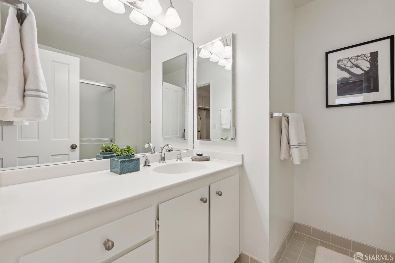 Detail Gallery Image 28 of 43 For 156 Lombard St #33,  San Francisco,  CA 94111 - 2 Beds | 2/1 Baths