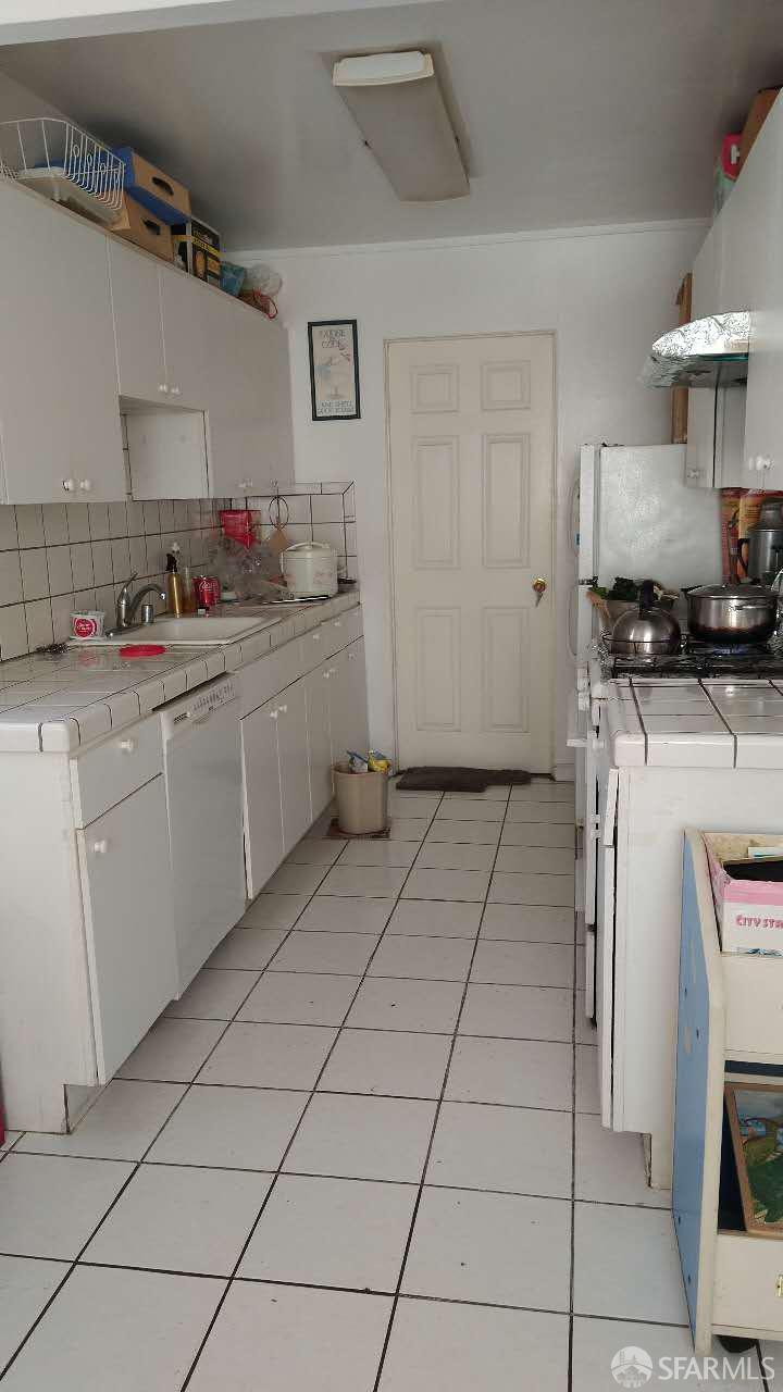 Detail Gallery Image 13 of 13 For 1 Mccarthy Ave, San Francisco,  CA 94134 - 4 Beds | 2/1 Baths