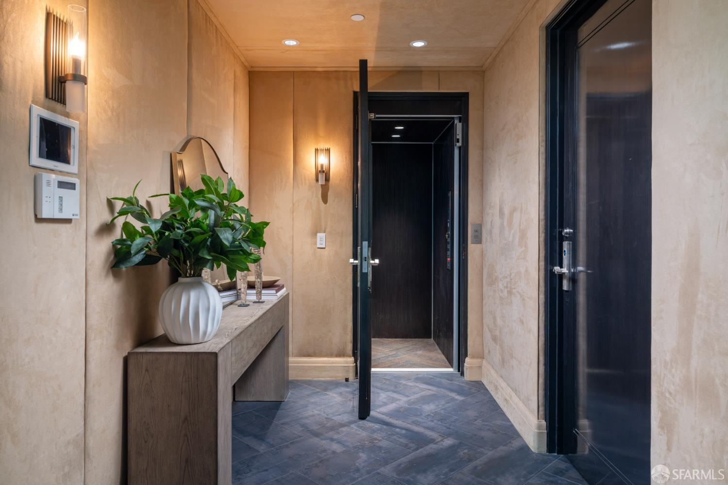 Detail Gallery Image 43 of 47 For 2626 Larkin St, San Francisco,  CA 94109 - 6 Beds | 5/3 Baths