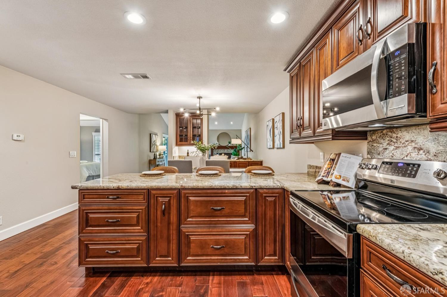 Detail Gallery Image 13 of 46 For 1652 San Miguel Dr, Walnut Creek,  CA 94596 - 1 Beds | 1/1 Baths