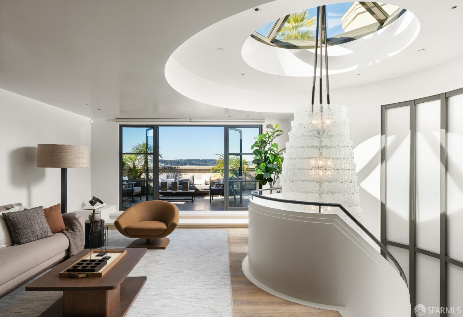 Detail Gallery Image 30 of 47 For 2626 Larkin St, San Francisco,  CA 94109 - 6 Beds | 5/3 Baths