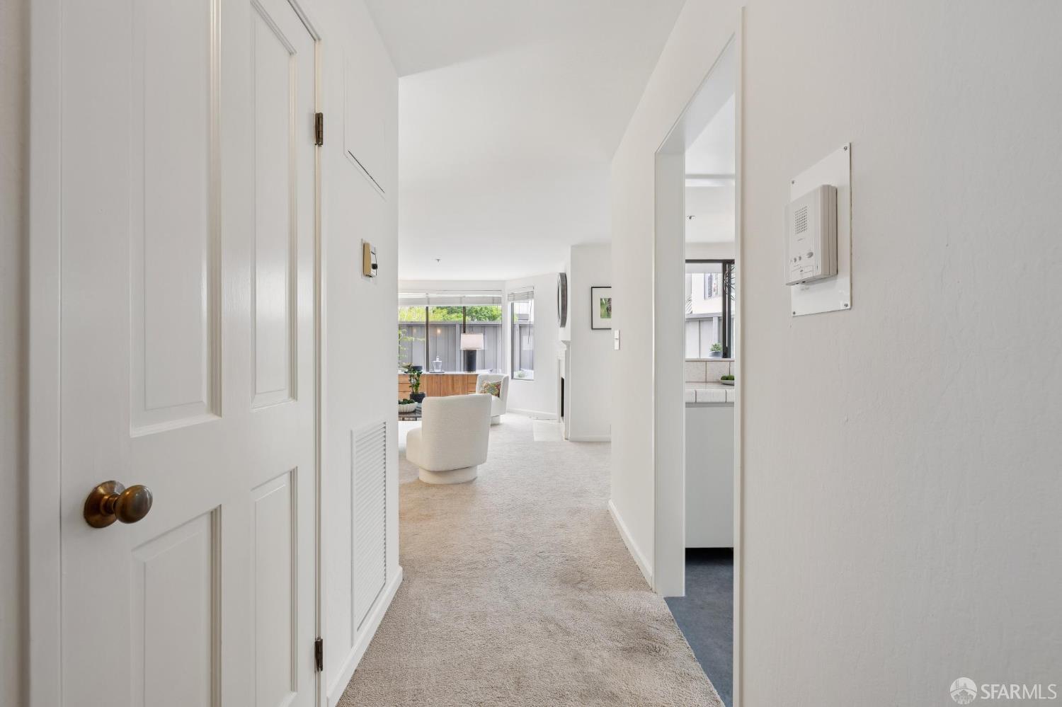 Detail Gallery Image 3 of 43 For 156 Lombard St #33,  San Francisco,  CA 94111 - 2 Beds | 2/1 Baths