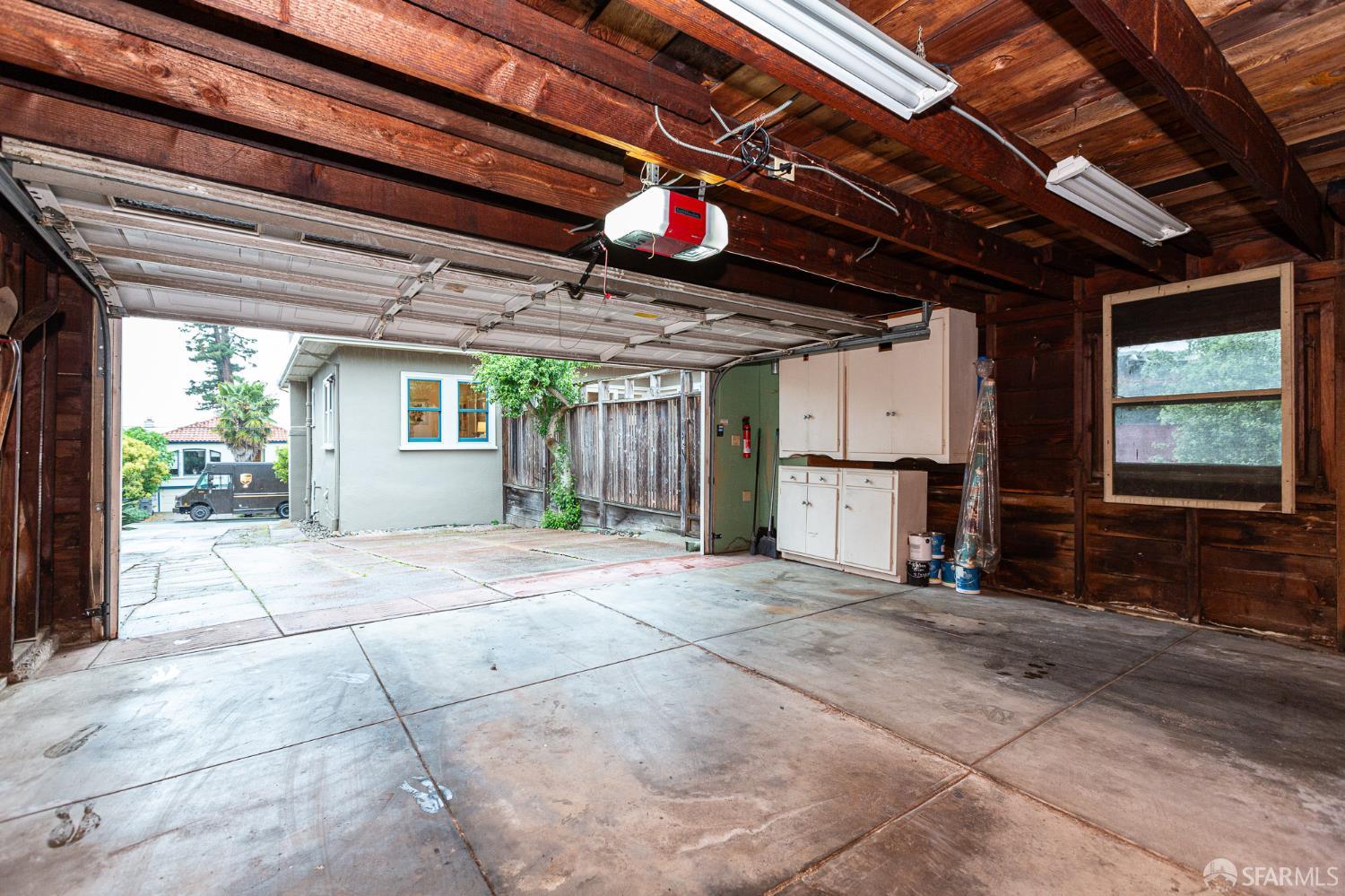 Detail Gallery Image 14 of 27 For 5380 Thomas Ave, Oakland,  CA 94618 - 2 Beds | 1 Baths