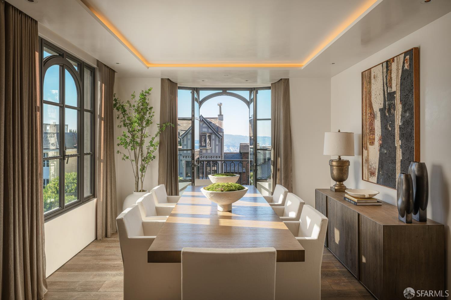 Detail Gallery Image 18 of 47 For 2626 Larkin St, San Francisco,  CA 94109 - 6 Beds | 5/3 Baths