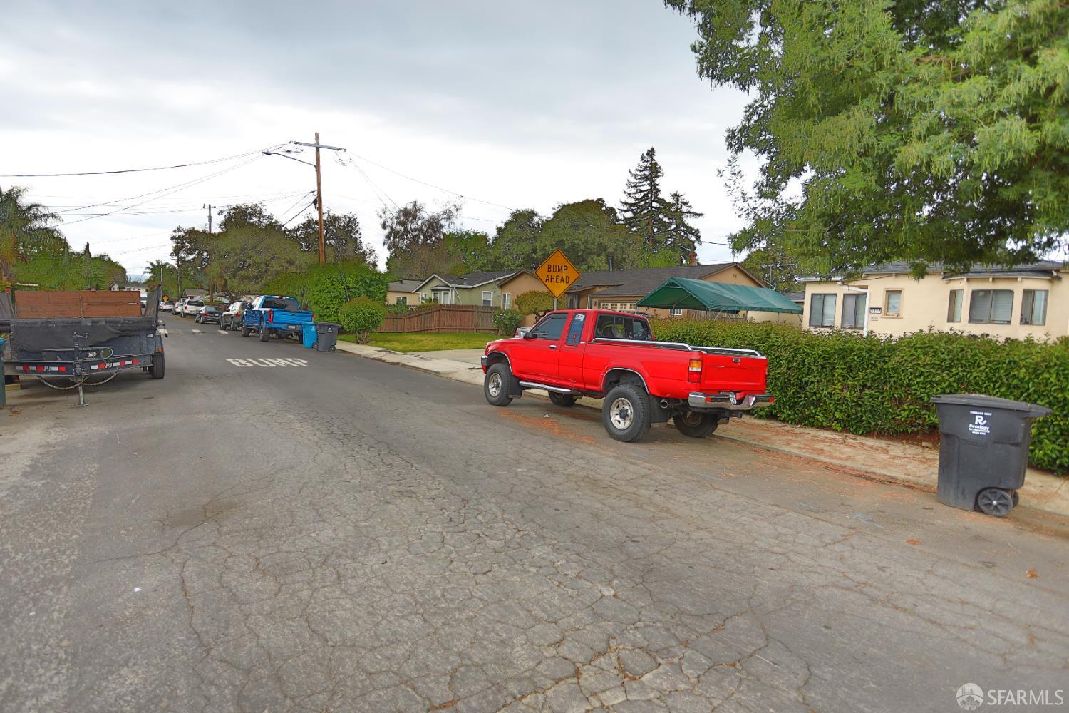 Detail Gallery Image 4 of 4 For 2377 Poplar Ave, East Palo Alto,  CA 94303 - 2 Beds | 1 Baths