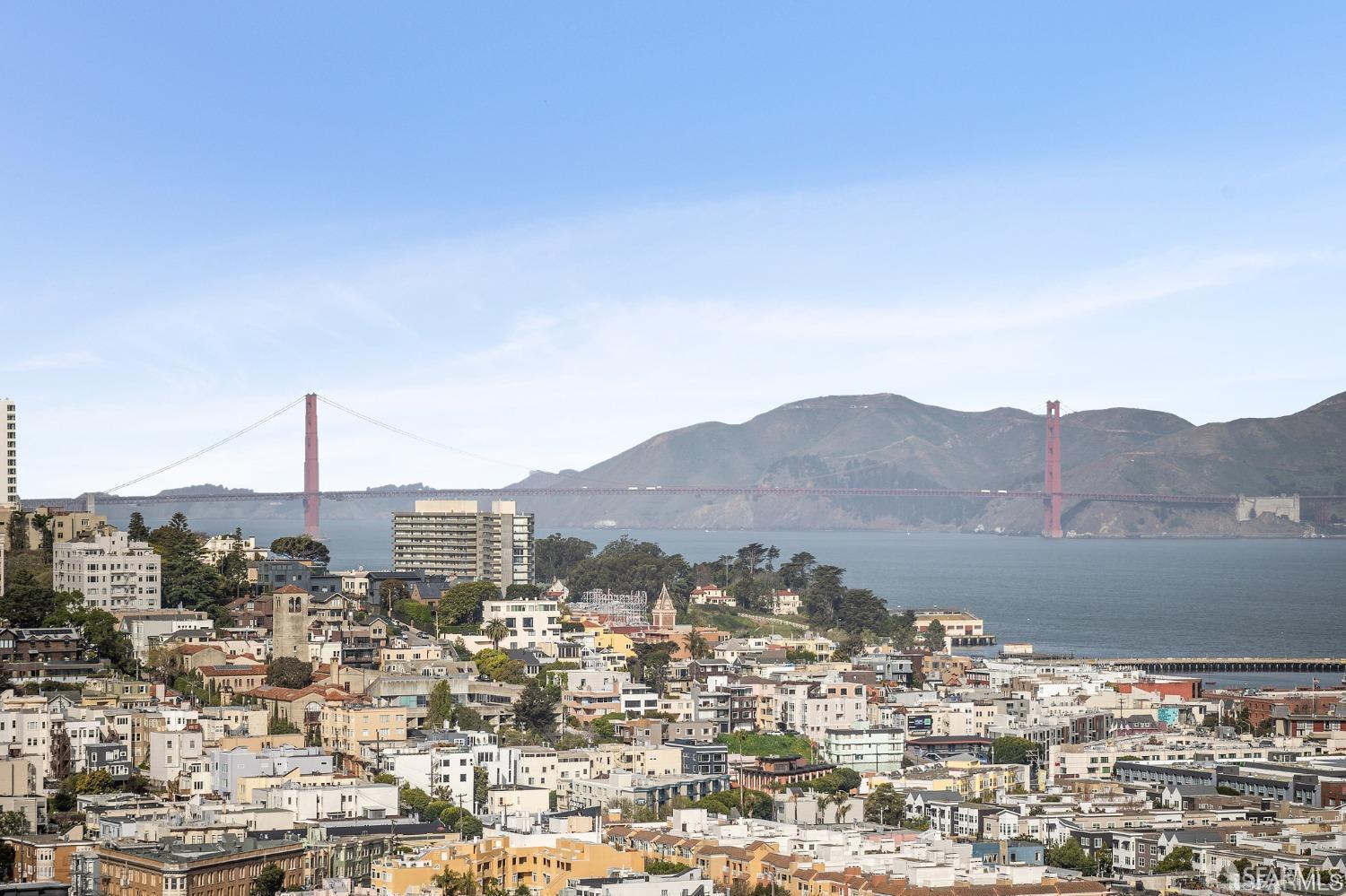 Detail Gallery Image 4 of 16 For 119 Telegraph Hill Blvd, San Francisco,  CA 94133 - 3 Beds | 4/1 Baths