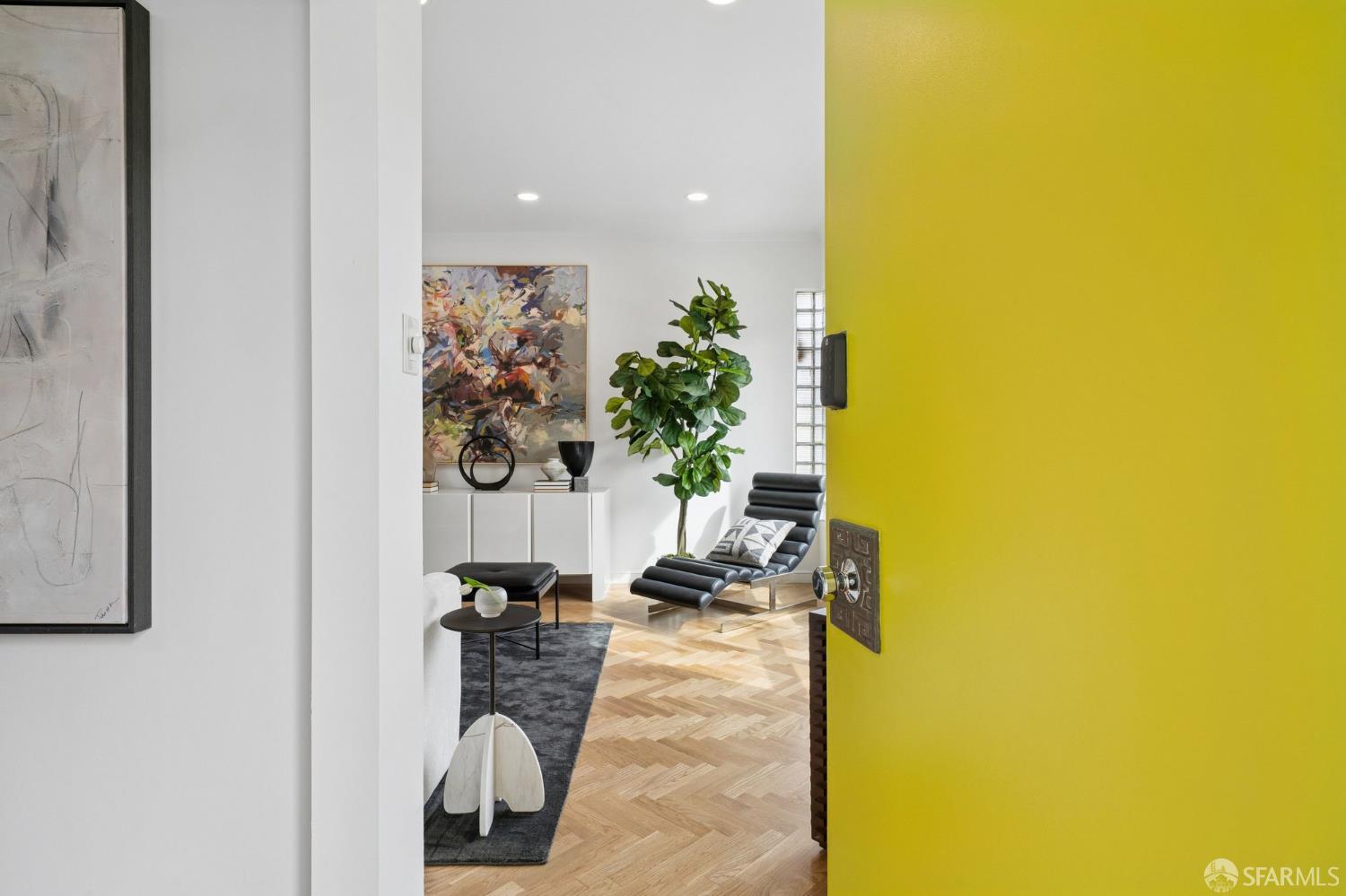 Detail Gallery Image 2 of 33 For 1955 28th Ave, San Francisco,  CA 94116 - 2 Beds | 1 Baths