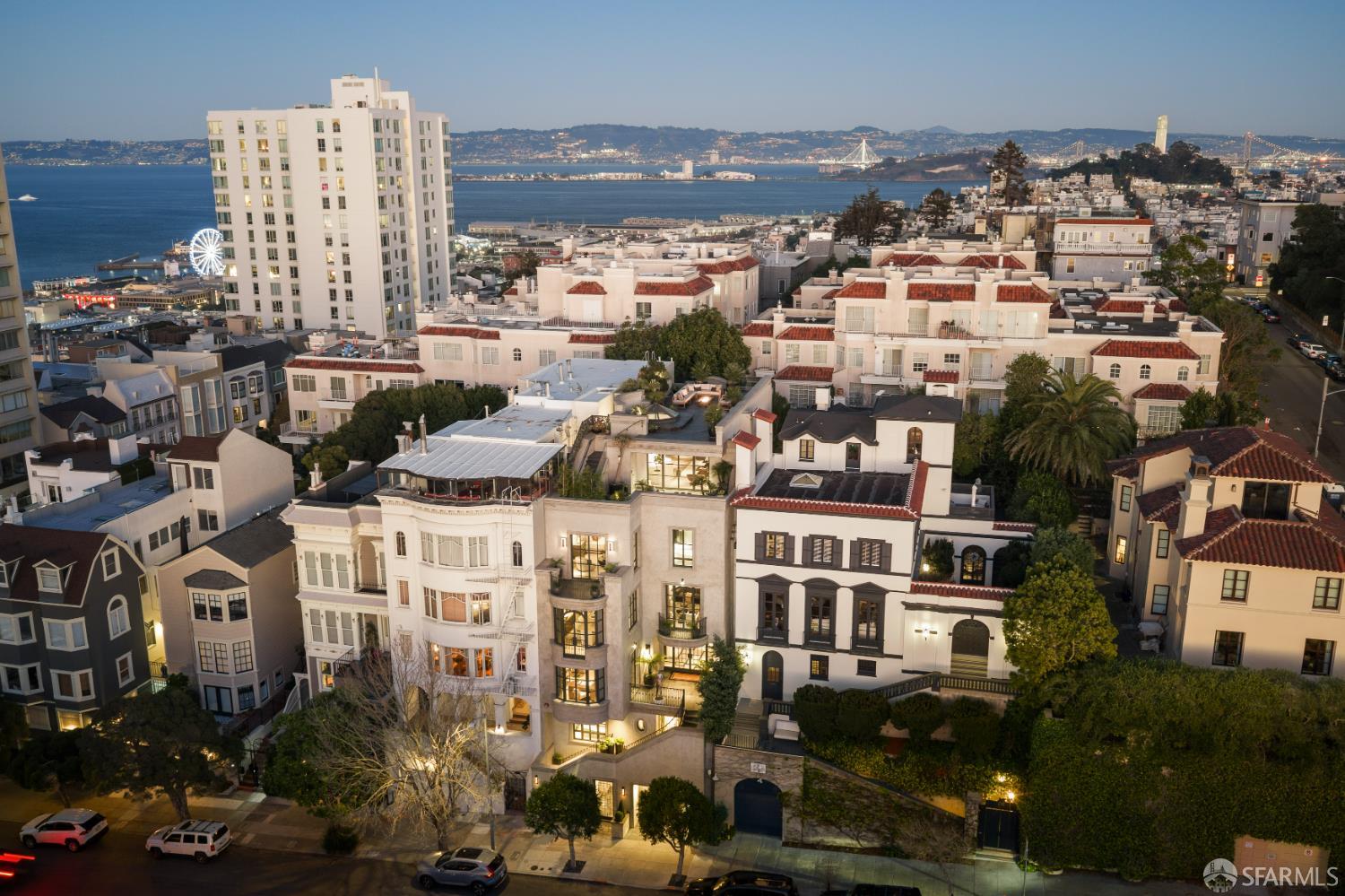 Detail Gallery Image 6 of 47 For 2626 Larkin St, San Francisco,  CA 94109 - 6 Beds | 5/3 Baths