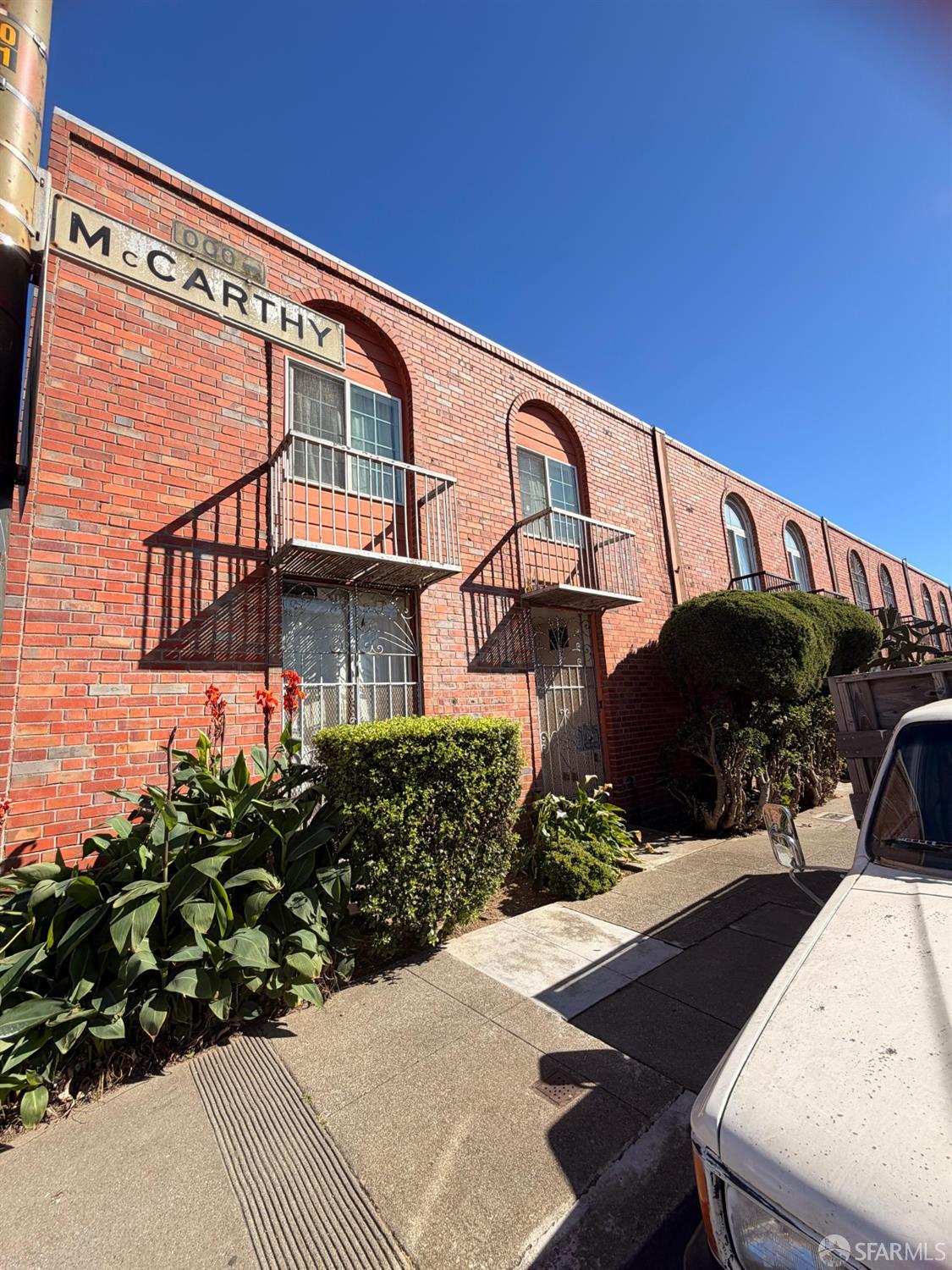 Detail Gallery Image 3 of 13 For 1 Mccarthy Ave, San Francisco,  CA 94134 - 4 Beds | 2/1 Baths