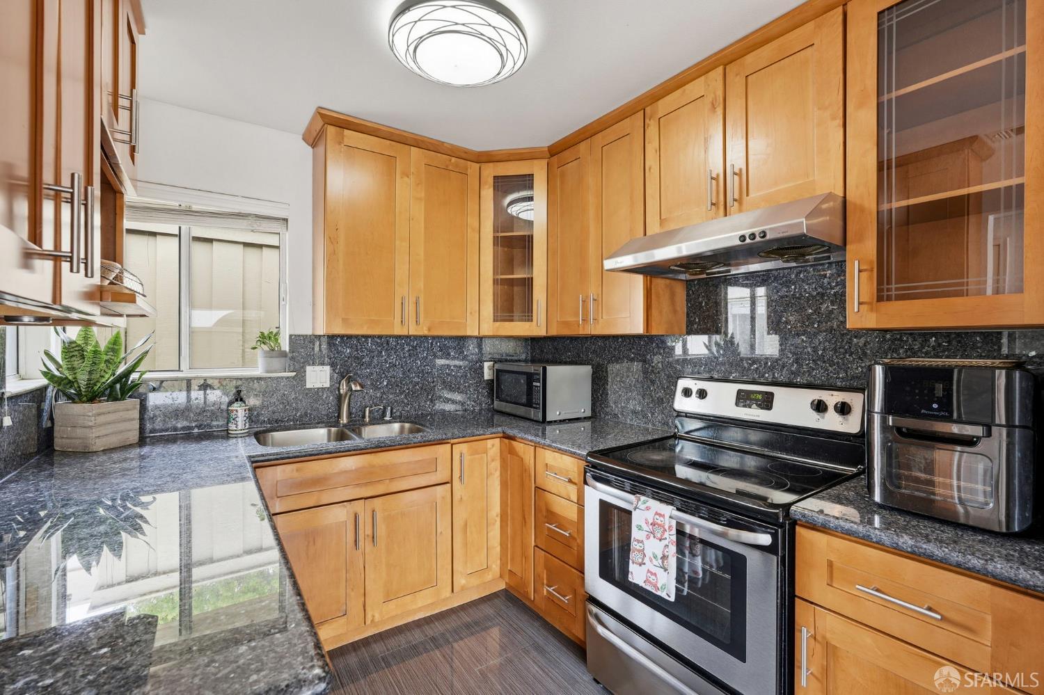 Detail Gallery Image 7 of 32 For 1442 Indian Ln, Concord,  CA 94521 - 2 Beds | 2 Baths