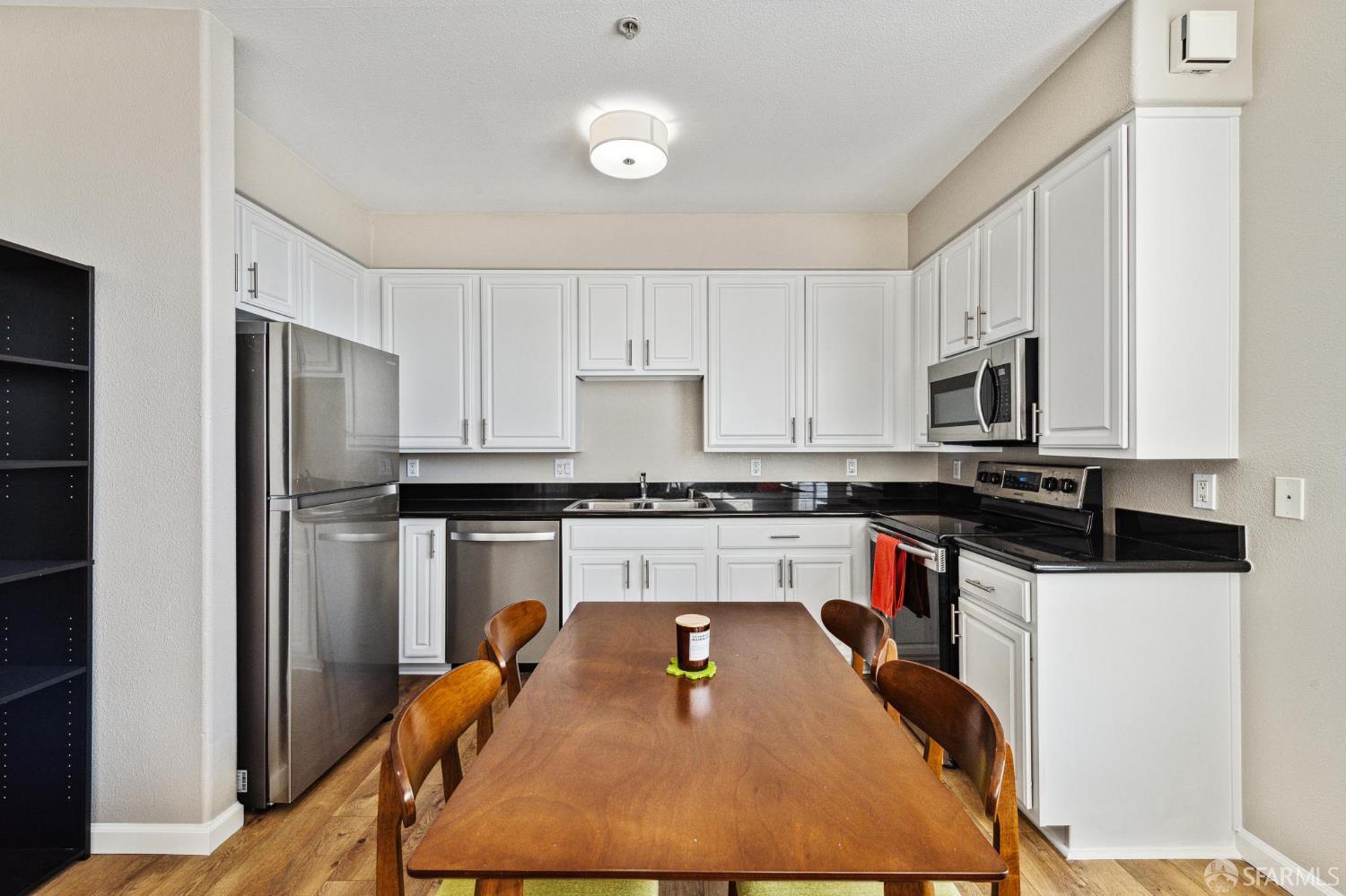 Detail Gallery Image 6 of 18 For 1121 40th St #5405,  Emeryville,  CA 94608 - 1 Beds | 1 Baths