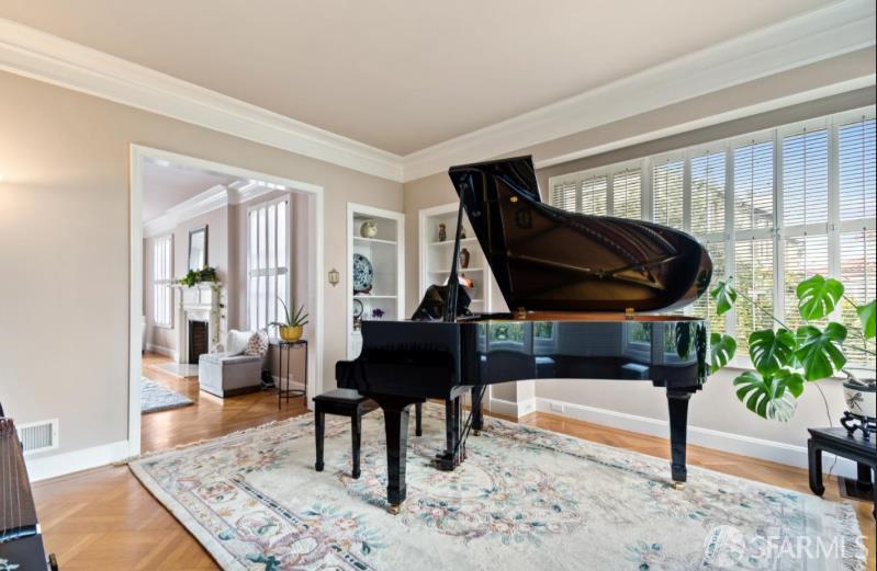 Detail Gallery Image 9 of 49 For 44 Stonecrest Dr, San Francisco,  CA 94132 - 4 Beds | 5 Baths