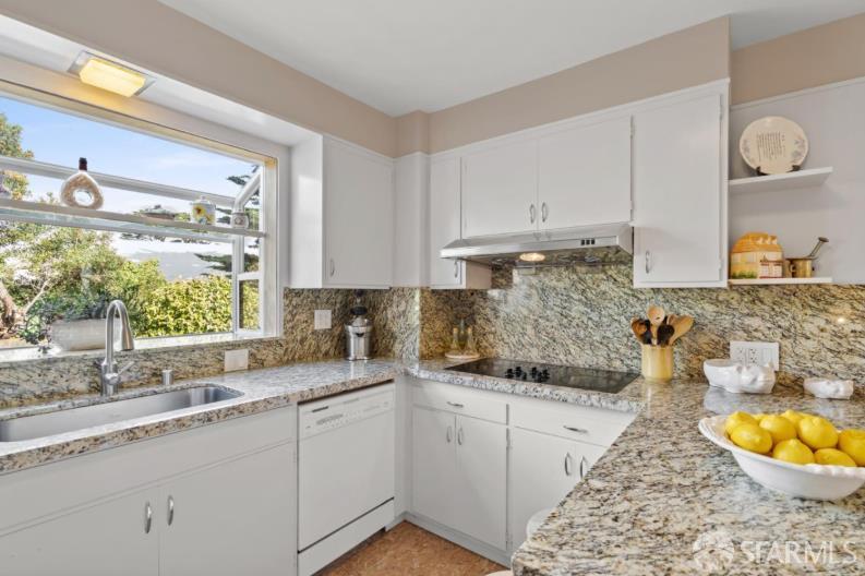 Detail Gallery Image 18 of 49 For 44 Stonecrest Dr, San Francisco,  CA 94132 - 4 Beds | 5 Baths