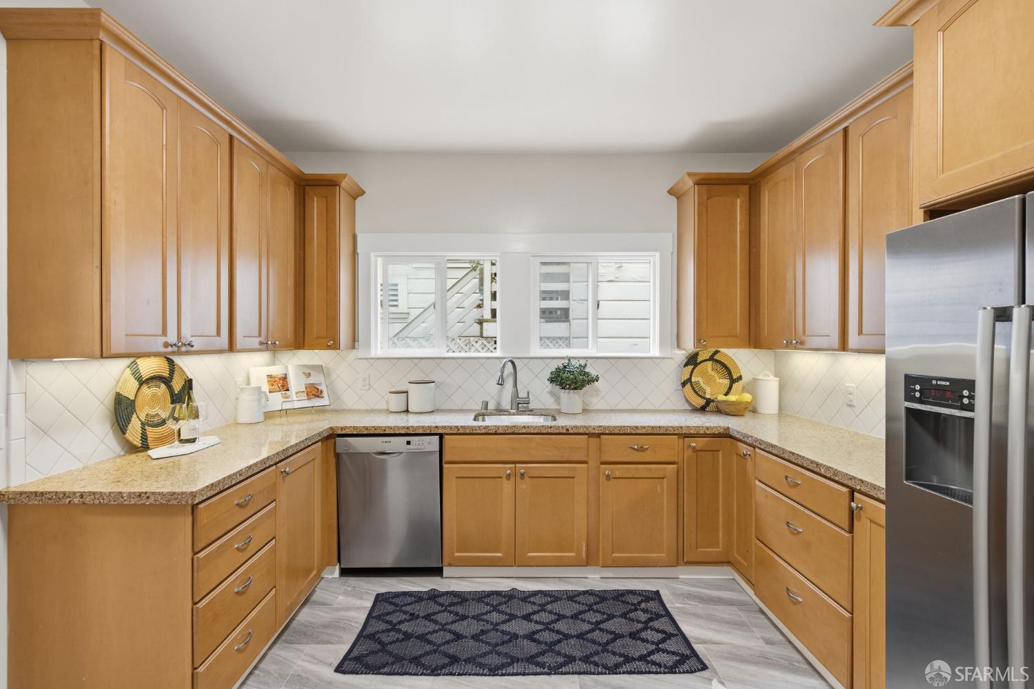 Detail Gallery Image 15 of 69 For 161 Eureka St, San Francisco,  CA 94114 - – Beds | – Baths