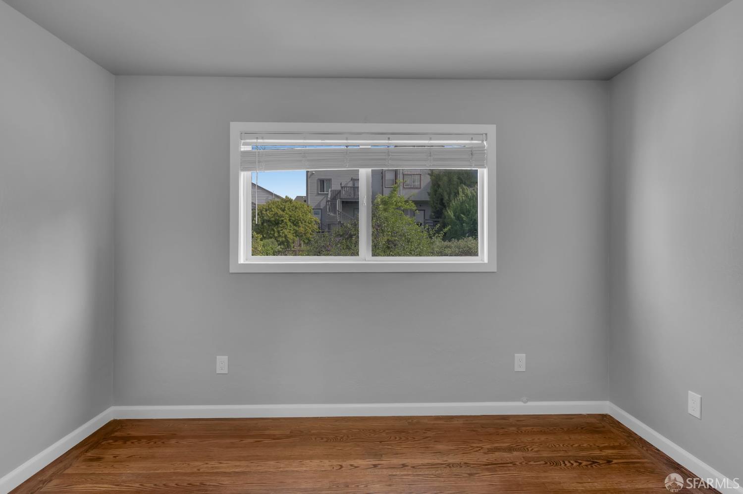 Detail Gallery Image 34 of 46 For 1560 Mckinnon Ave, San Francisco,  CA 94124 - 3 Beds | 1/1 Baths