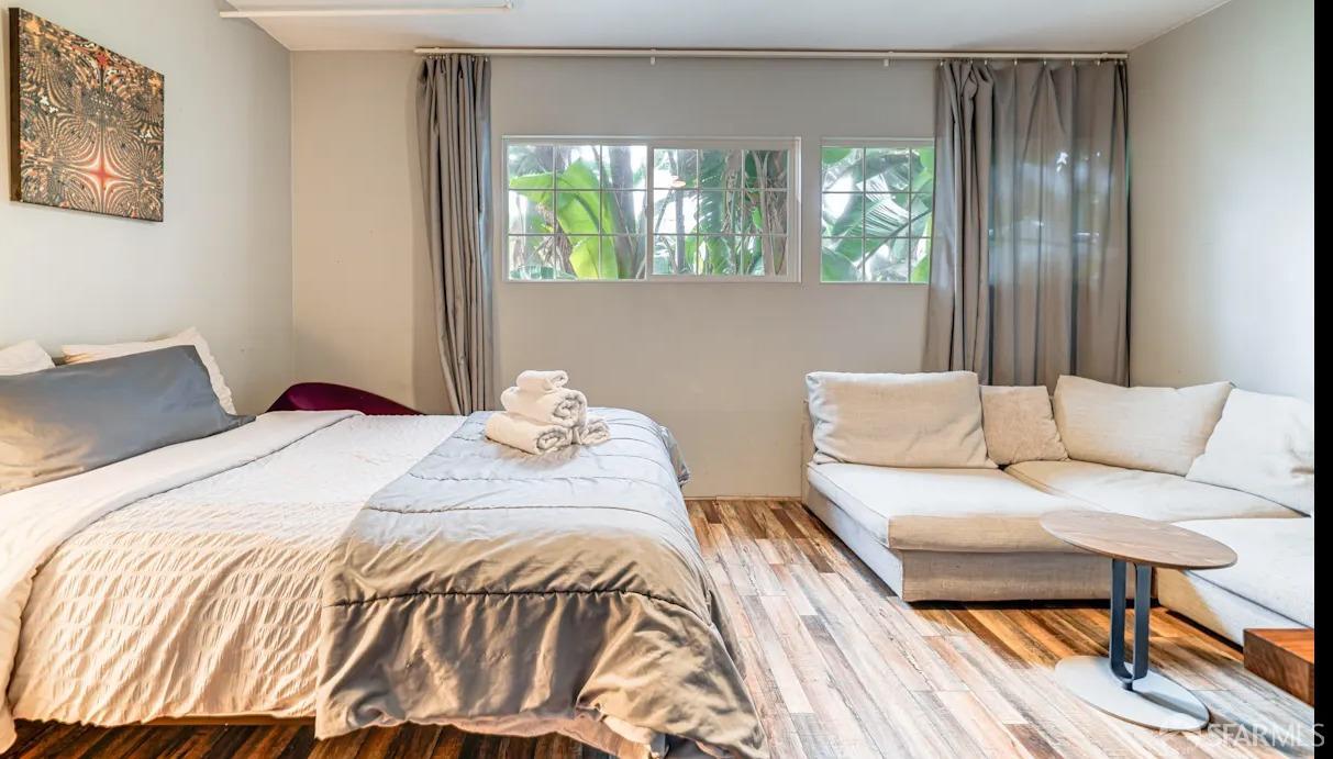 Detail Gallery Image 11 of 29 For 119 Lotus Way, East Palo Alto,  CA 94303 - 5 Beds | 4 Baths