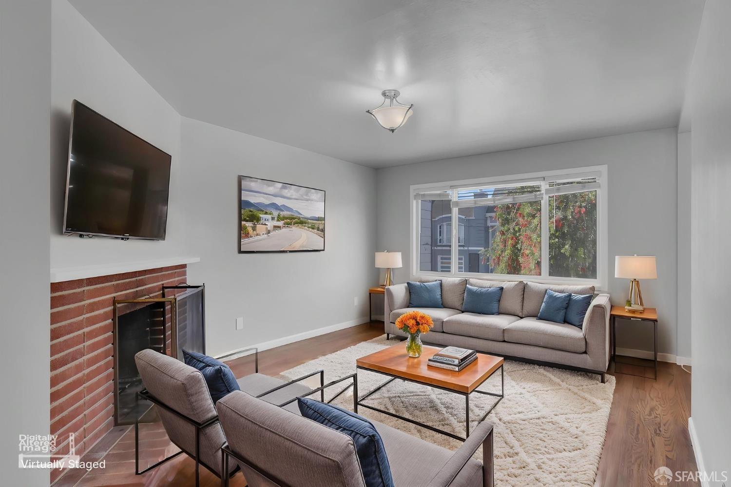 Detail Gallery Image 7 of 46 For 1560 Mckinnon Ave, San Francisco,  CA 94124 - 3 Beds | 1/1 Baths