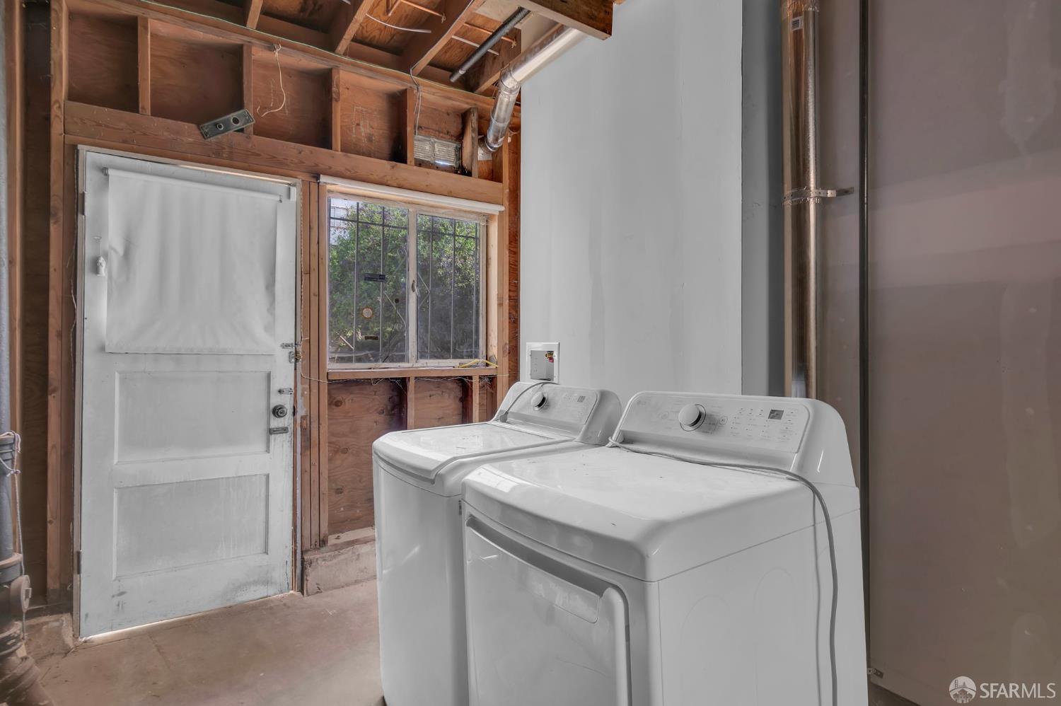 Detail Gallery Image 20 of 46 For 1560 Mckinnon Ave, San Francisco,  CA 94124 - 3 Beds | 1/1 Baths