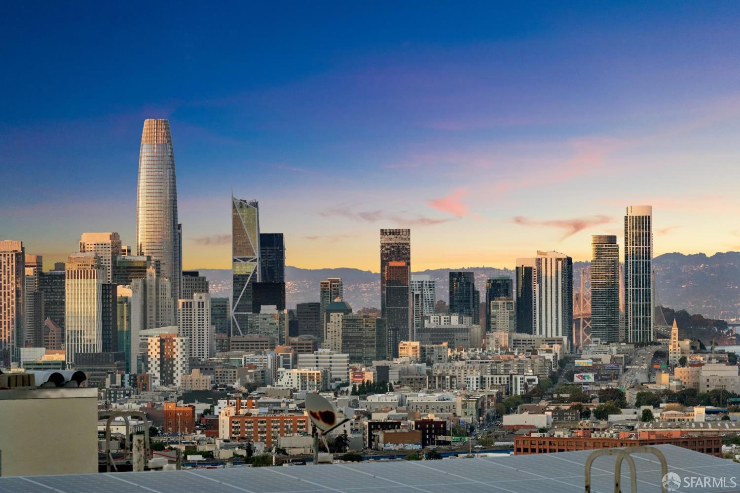 Detail Gallery Image 8 of 98 For 3627 21st St, San Francisco,  CA 94114 - 3 Beds | 3 Baths