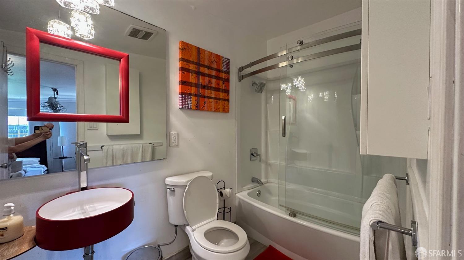 Detail Gallery Image 20 of 29 For 119 Lotus Way, East Palo Alto,  CA 94303 - 5 Beds | 4 Baths